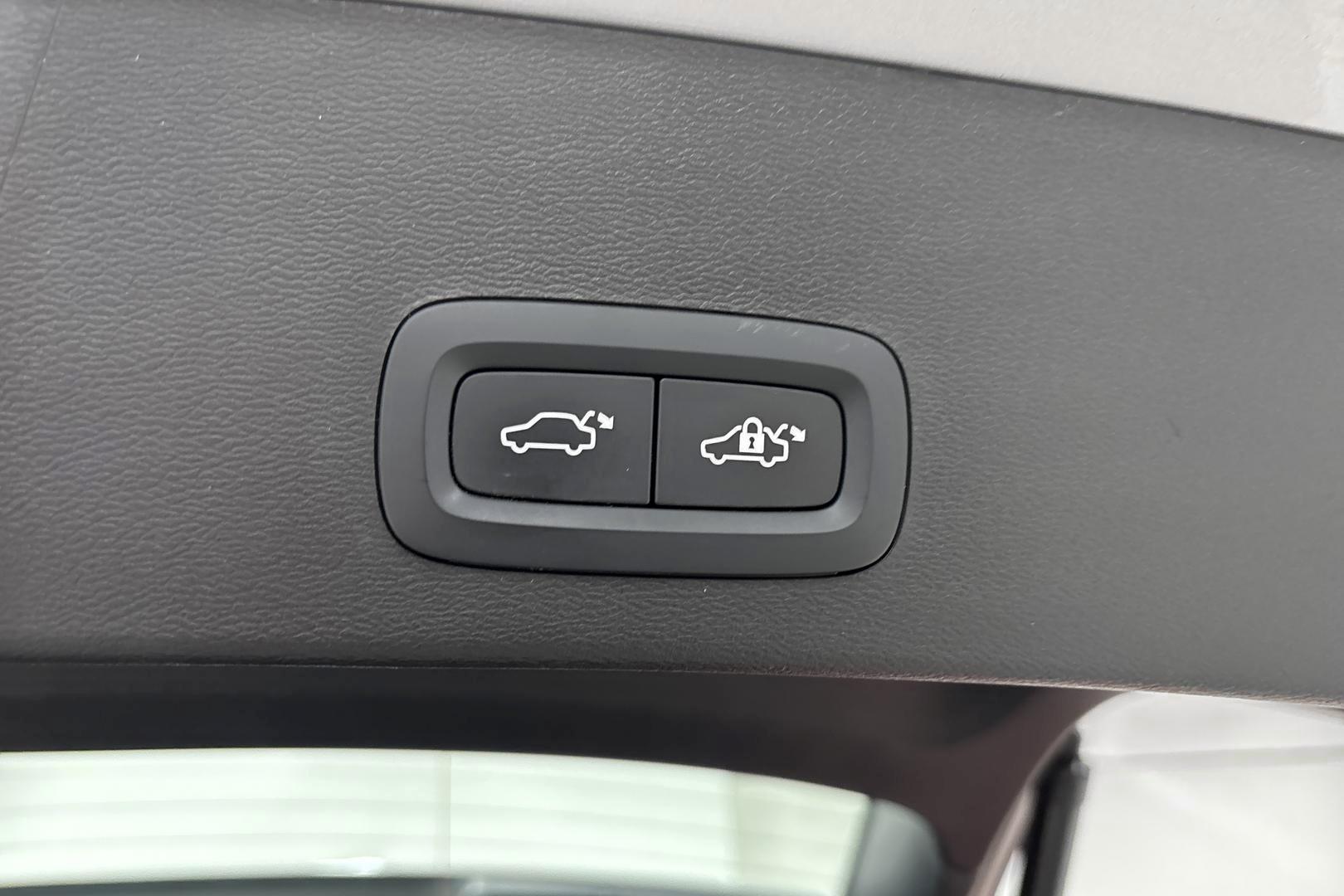 Volvo EX40 2025