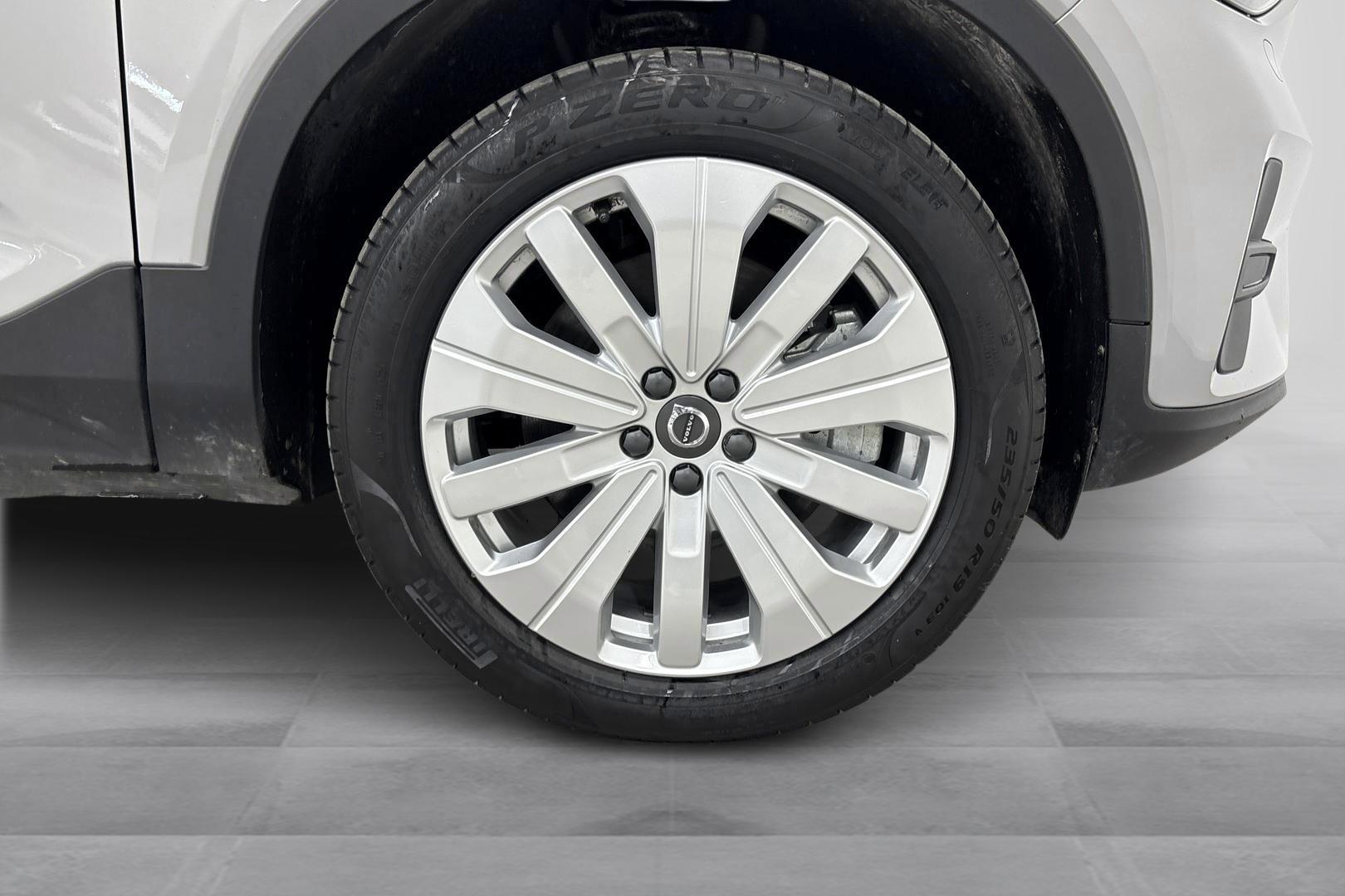 Volvo EX40 2025