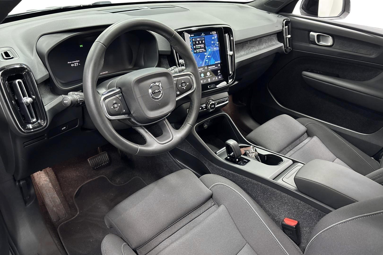 Volvo EX40 2025