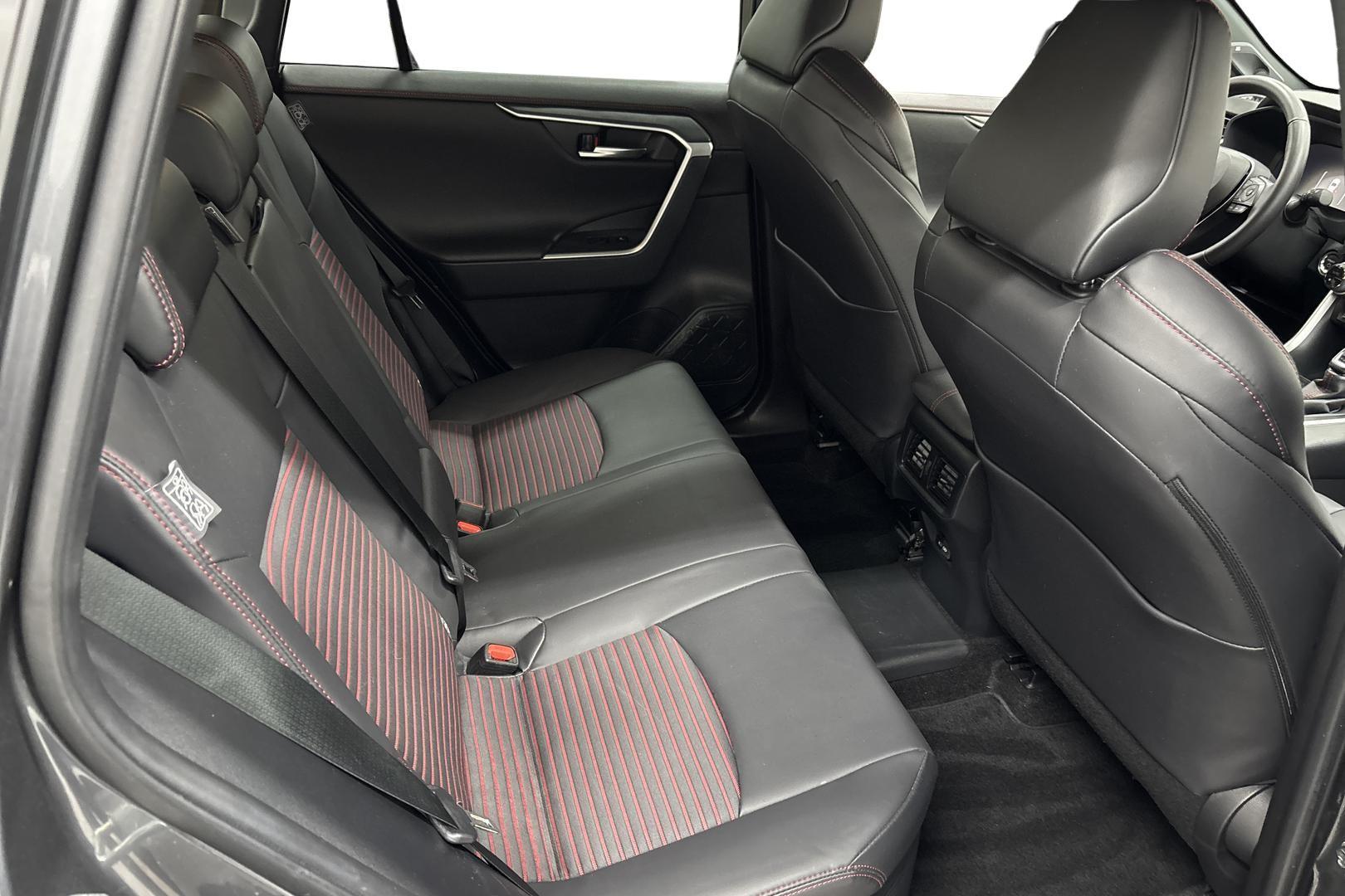 Toyota RAV4 Plug-in 2025