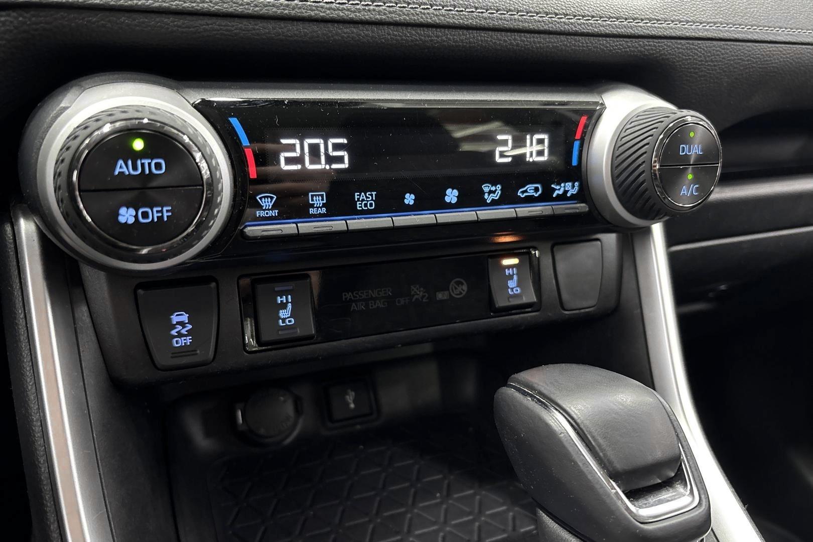 TOYOTA RAV4 2021