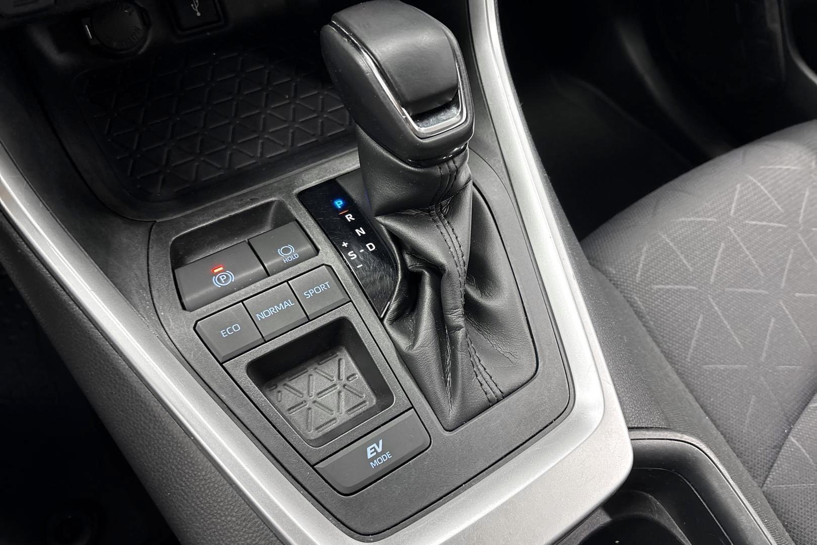 TOYOTA RAV4 2021