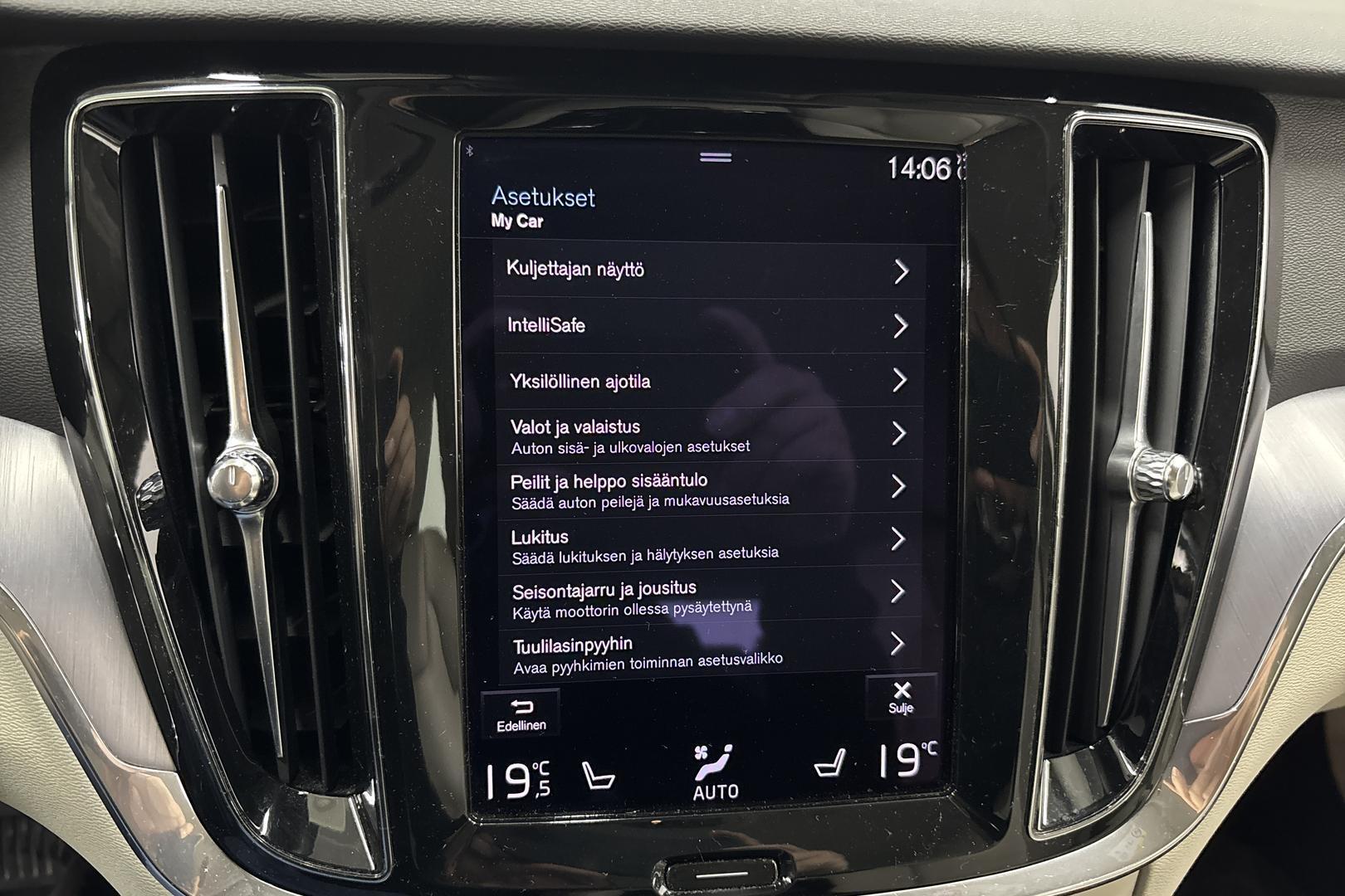 VOLVO V60 2020