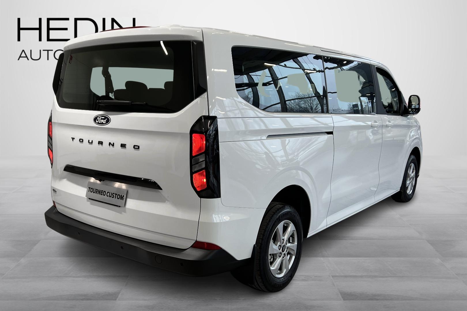 Ford Tourneo Custom 2026
