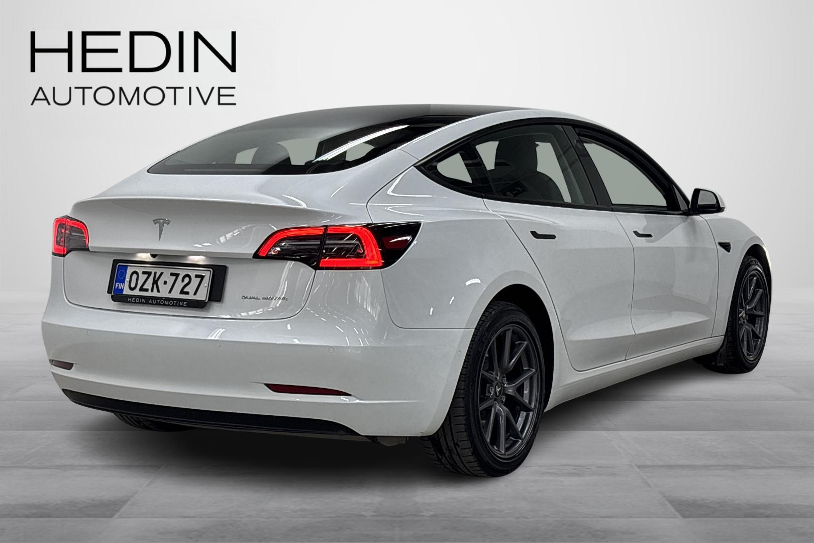 TESLA Model 3 2021