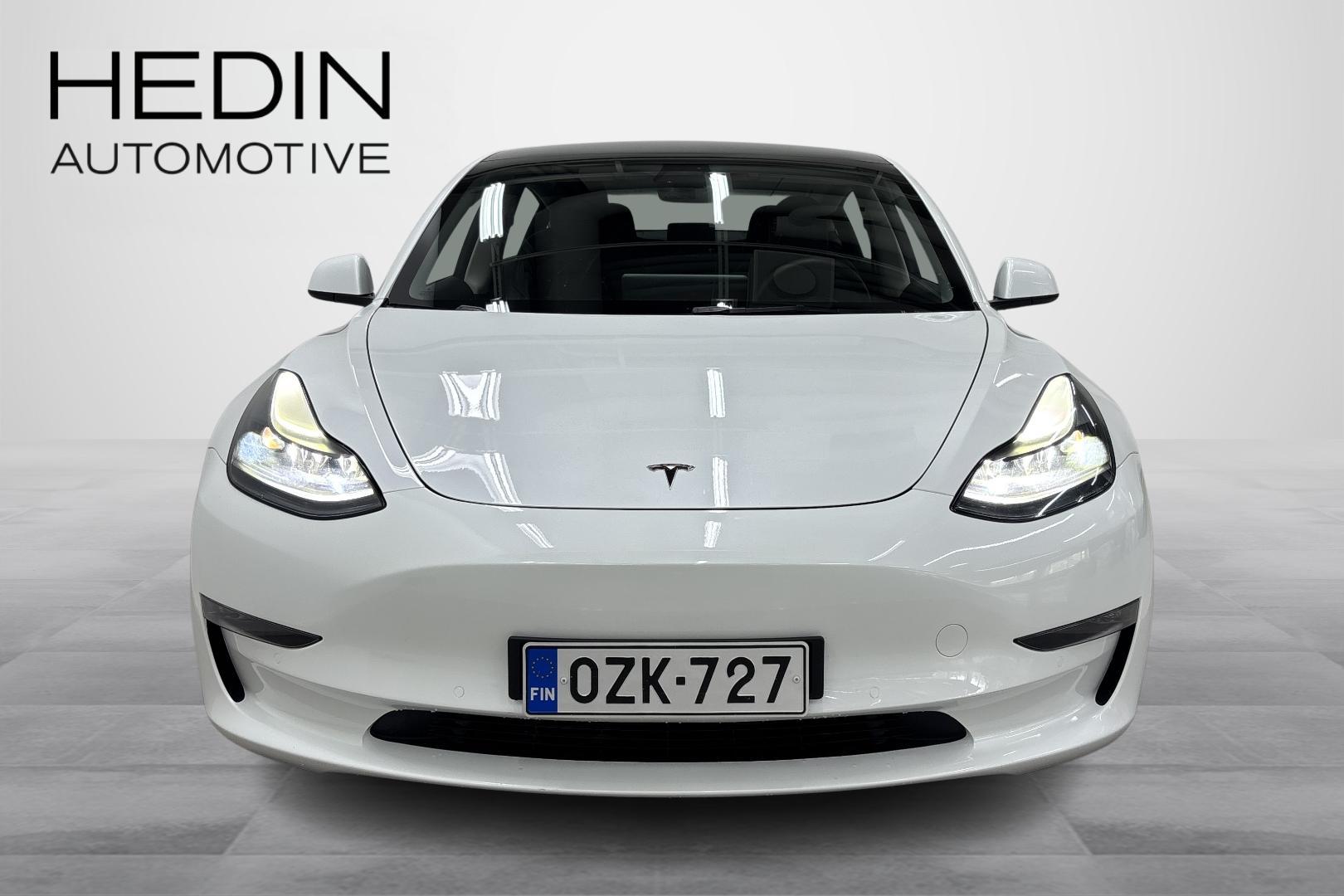TESLA Model 3 2021