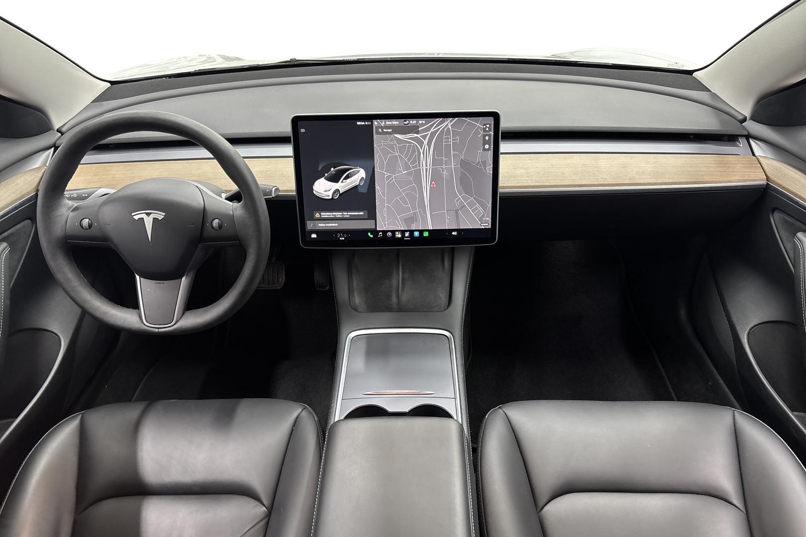 TESLA Model 3 2021