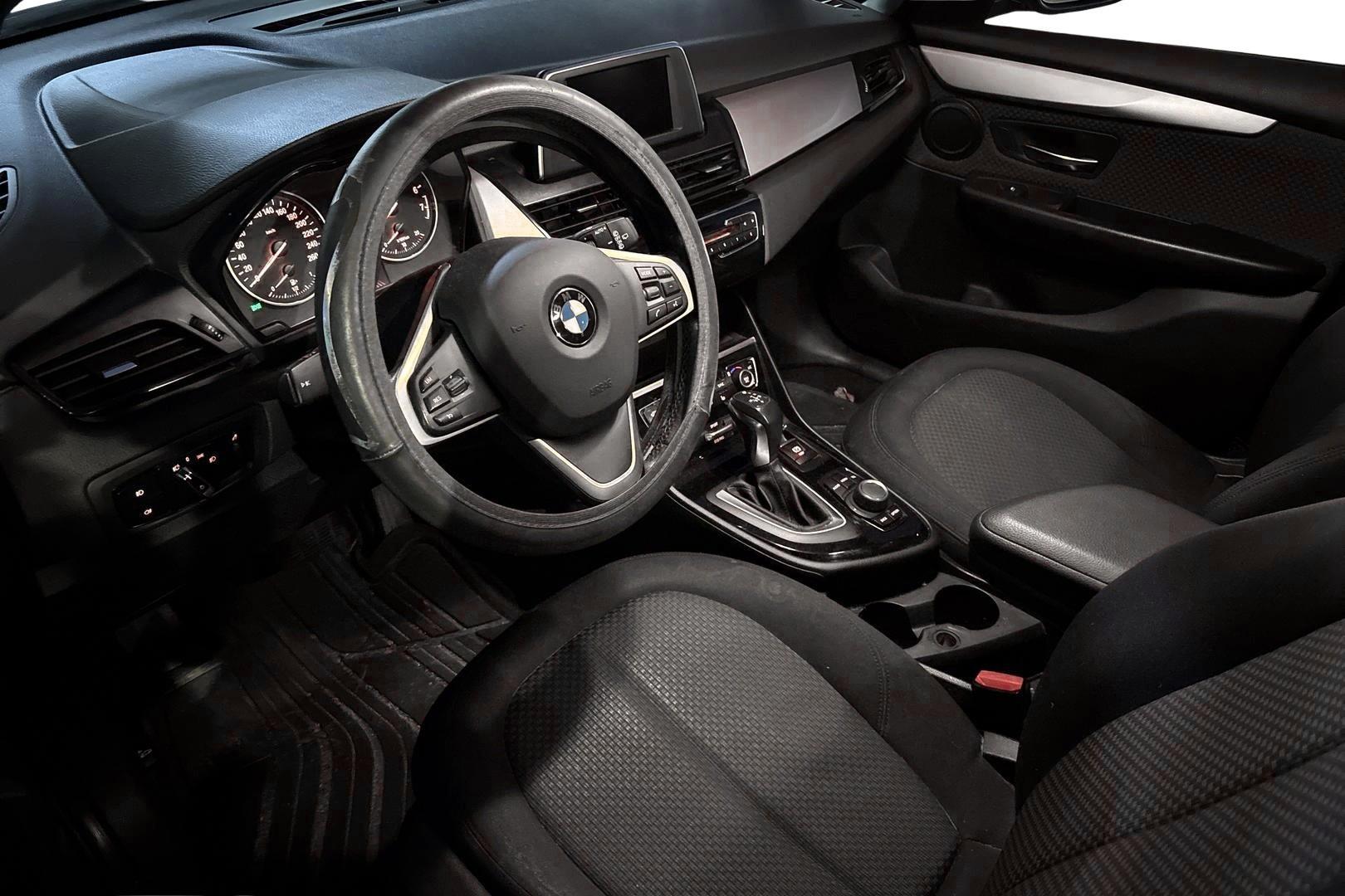 BMW 218 2016