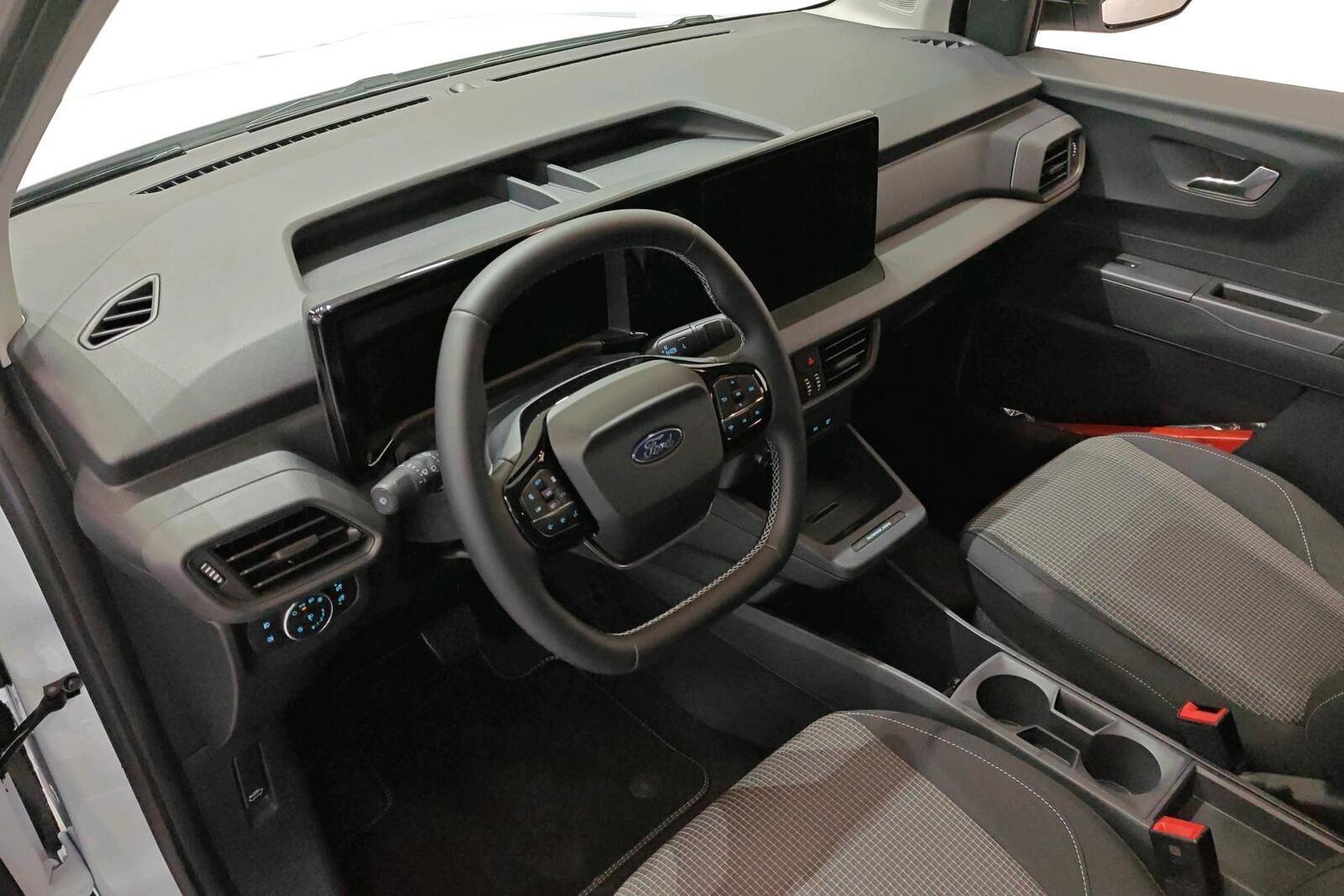 Ford Tourneo Courier 2026