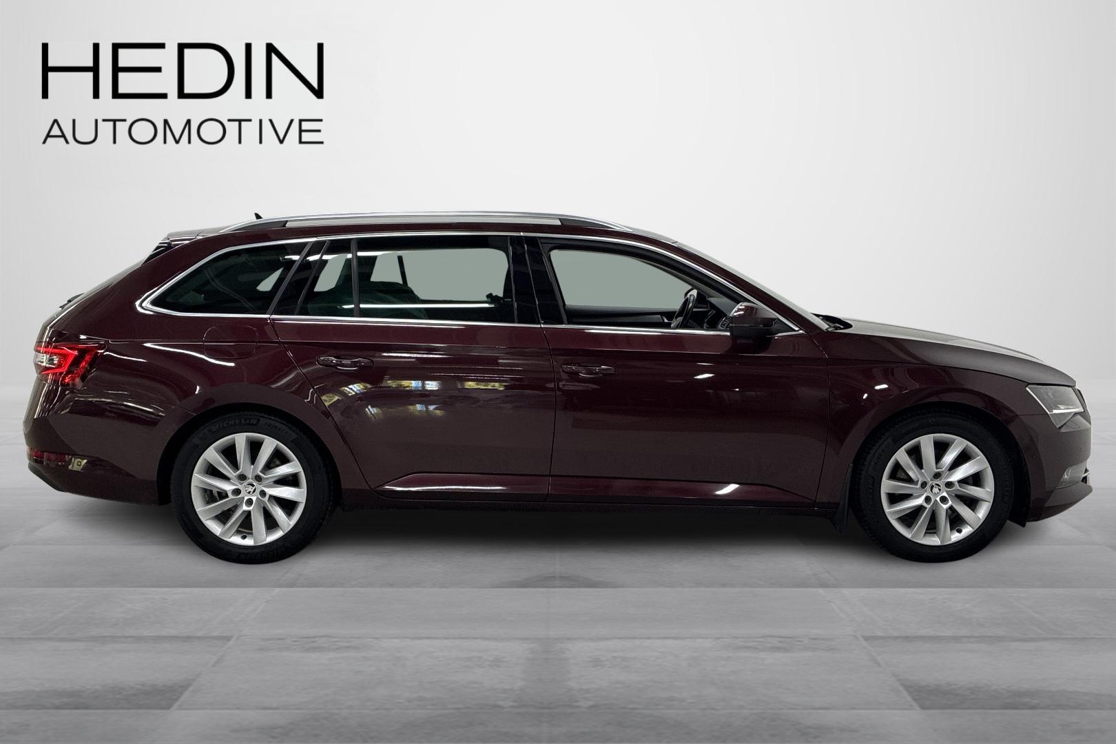 SKODA SUPERB 8