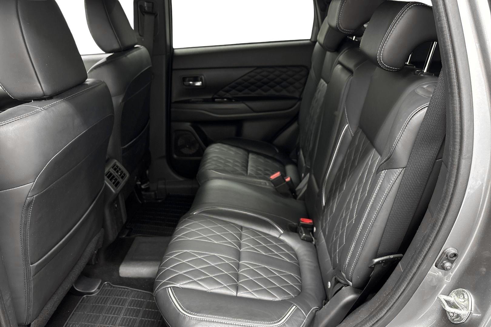 Mitsubishi Outlander PHEV 2020