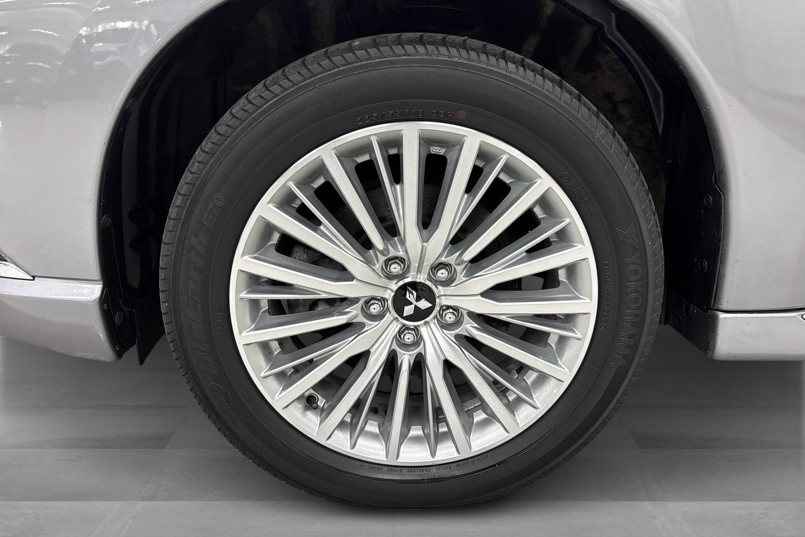 Mitsubishi Outlander PHEV 2020