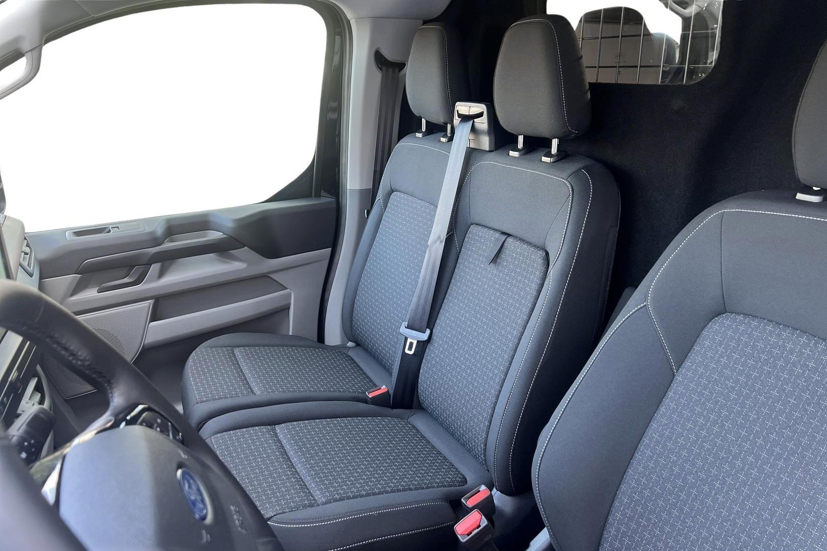 Ford Transit Custom 8