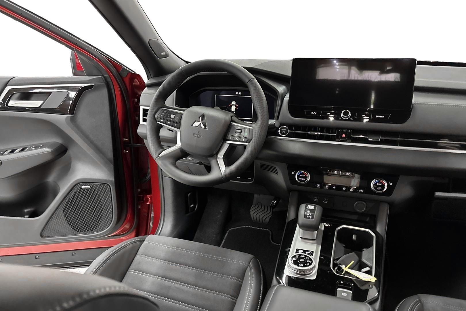 MITSUBISHI OUTLANDER 2026