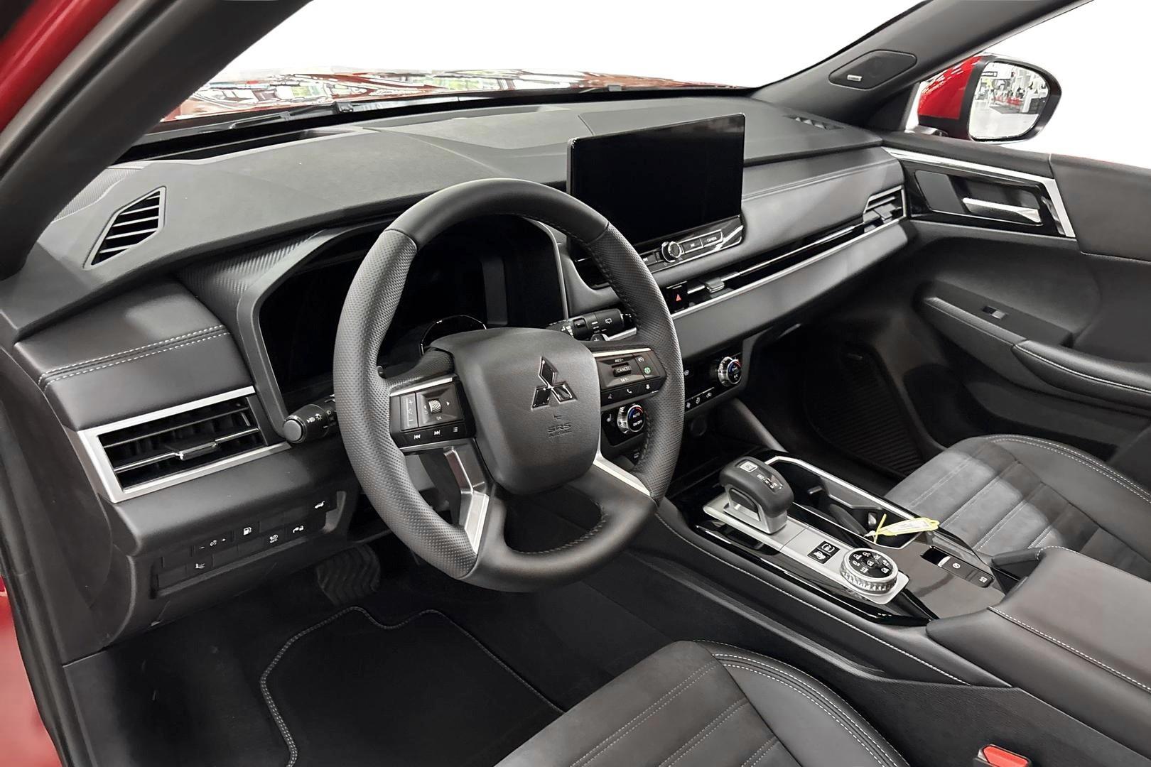 MITSUBISHI OUTLANDER 2026