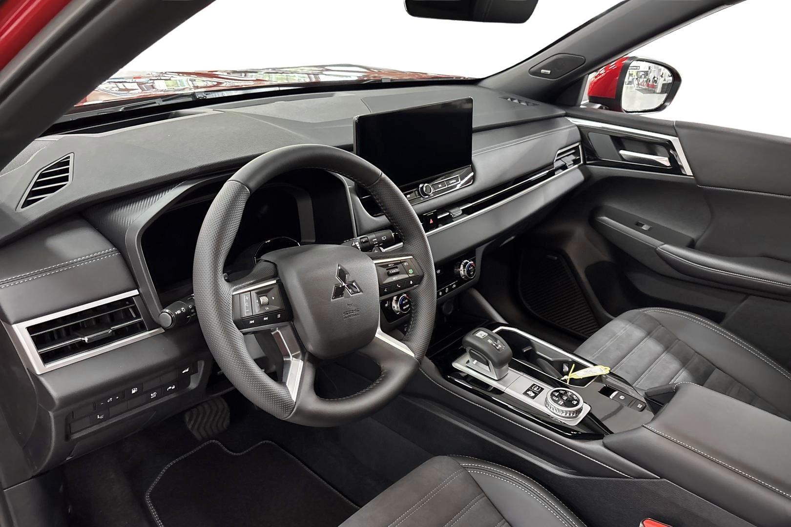 MITSUBISHI OUTLANDER 2026
