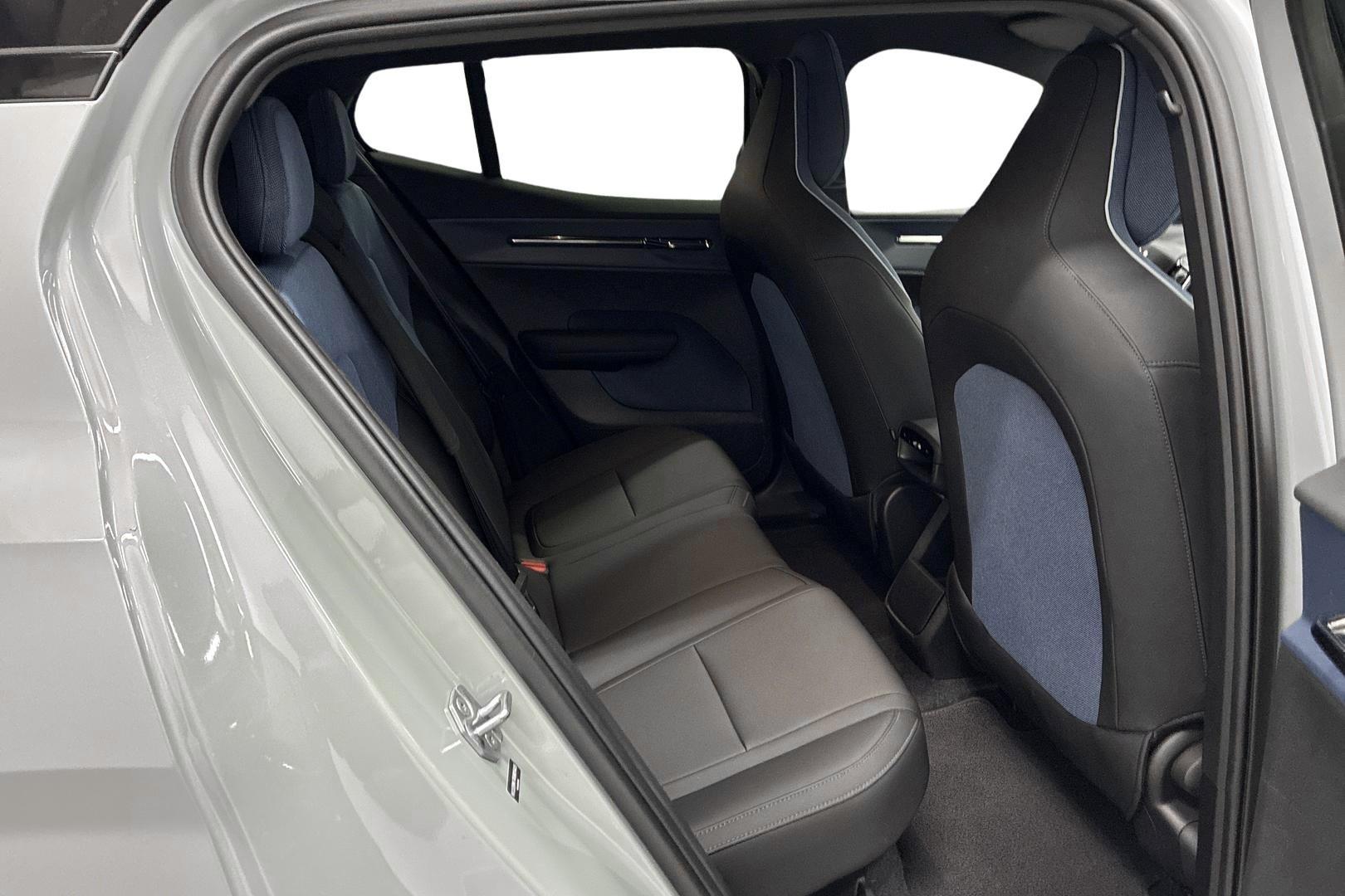 Volvo EX30 2024