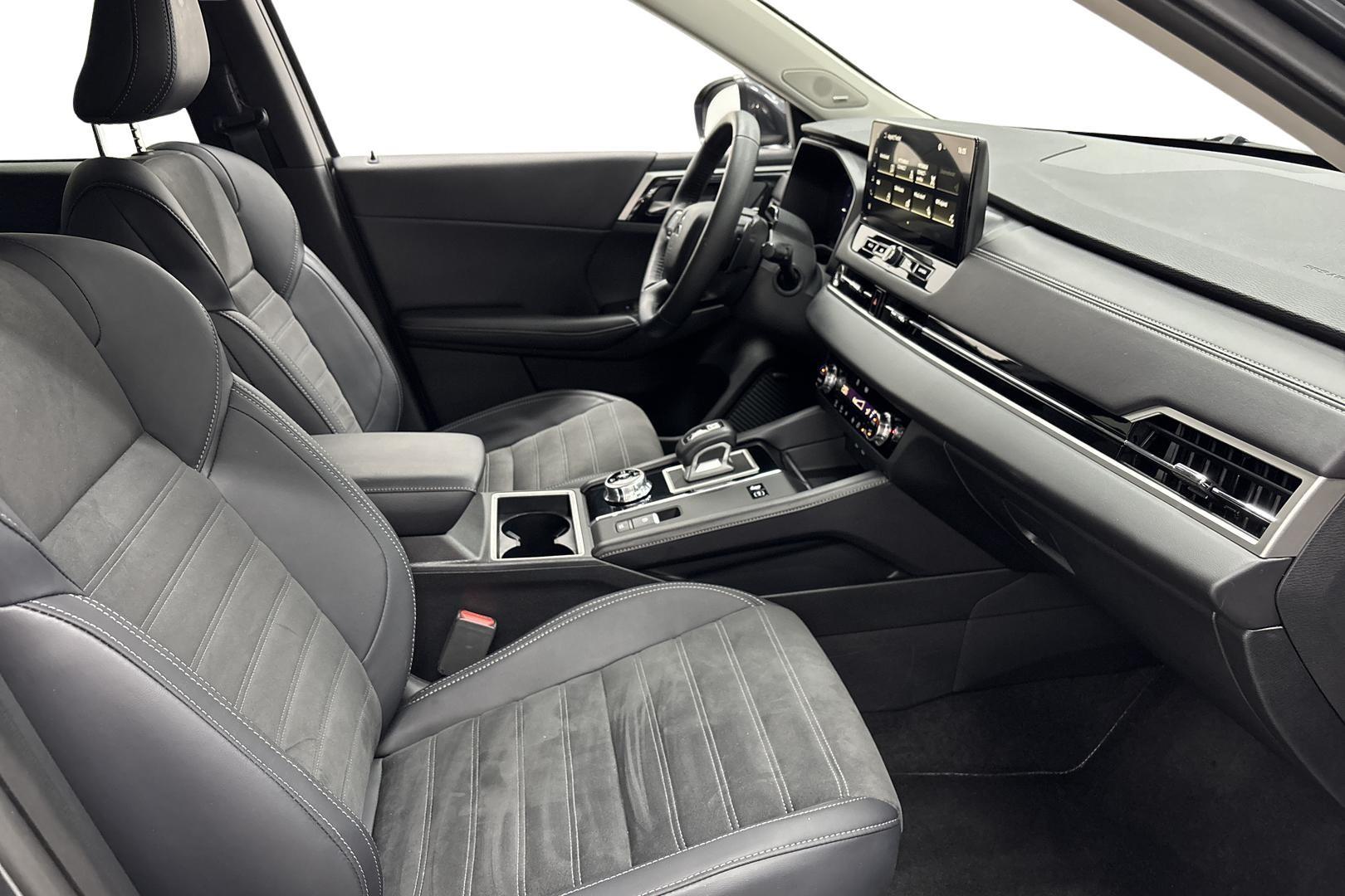 Mitsubishi Outlander 2025