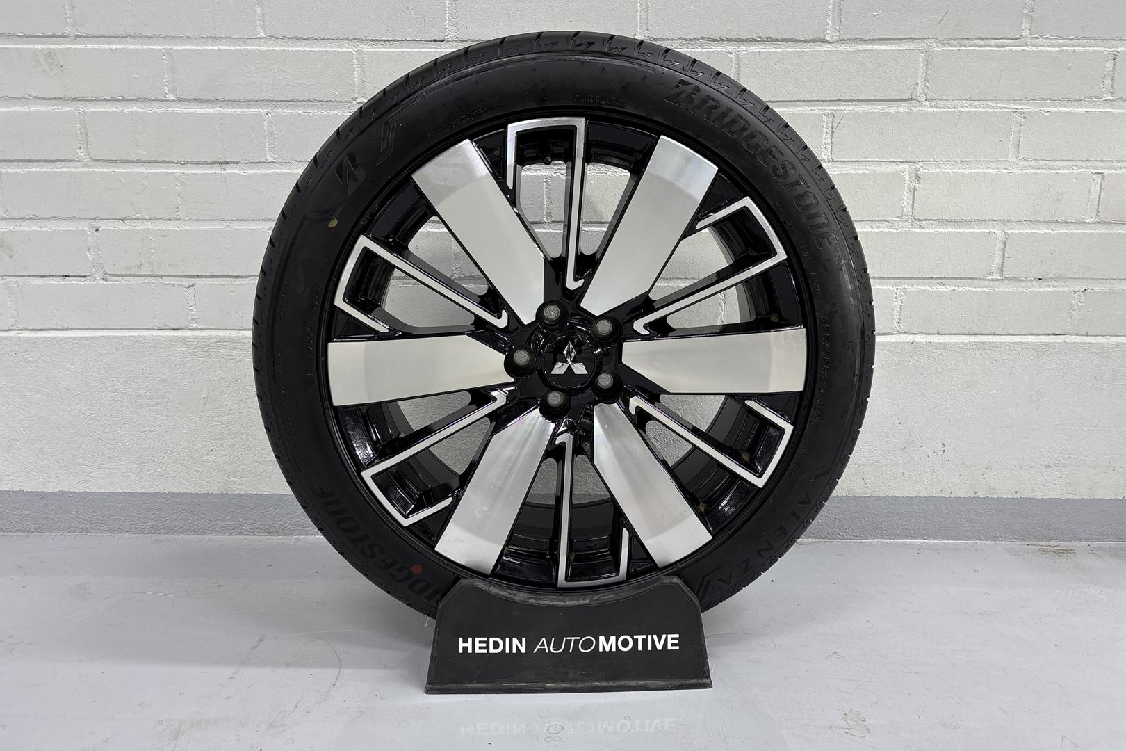 Mitsubishi Outlander 2025