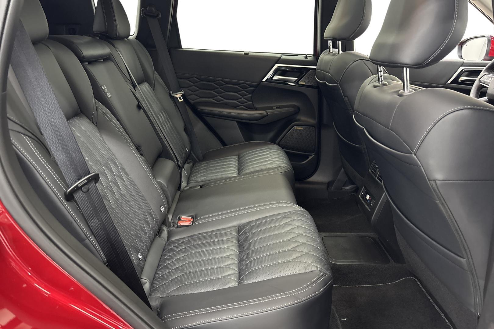 Mitsubishi Outlander 2025