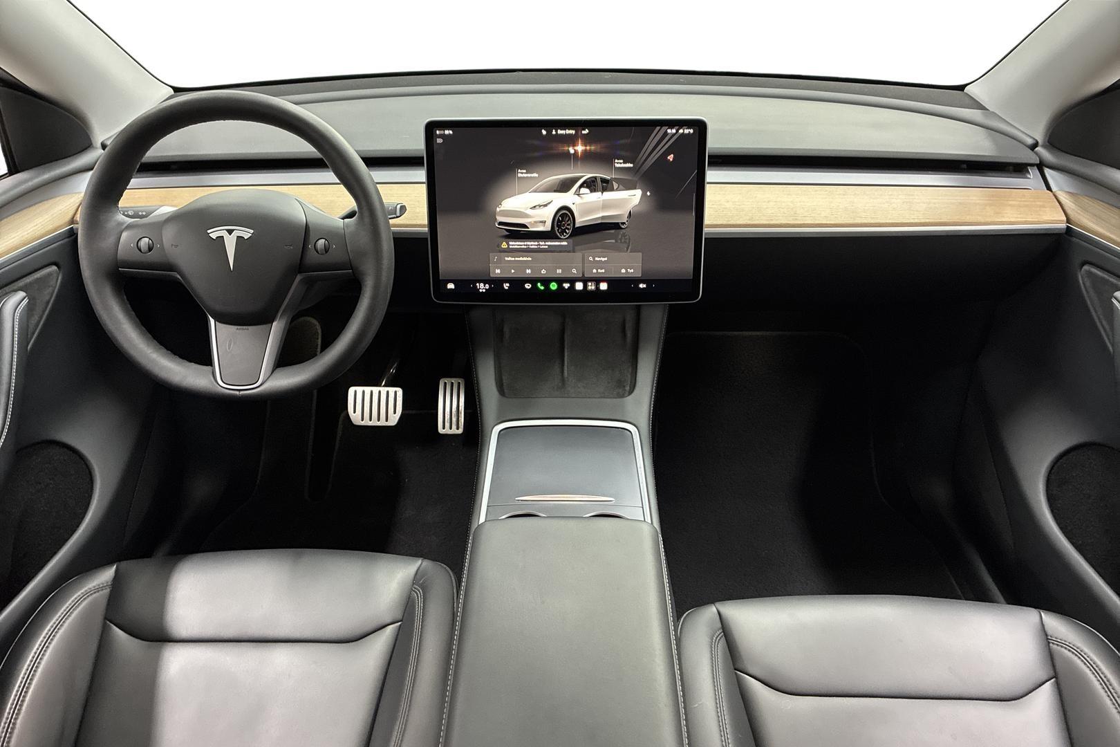 Tesla Model Y 10
