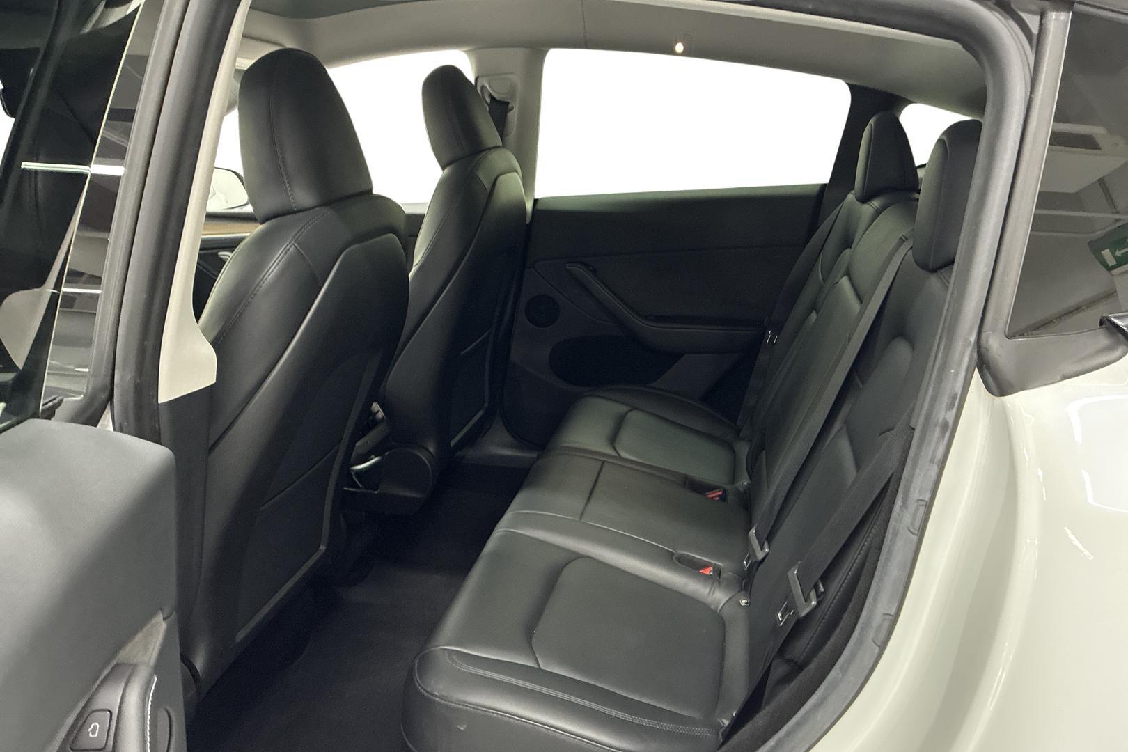 Tesla Model Y 11