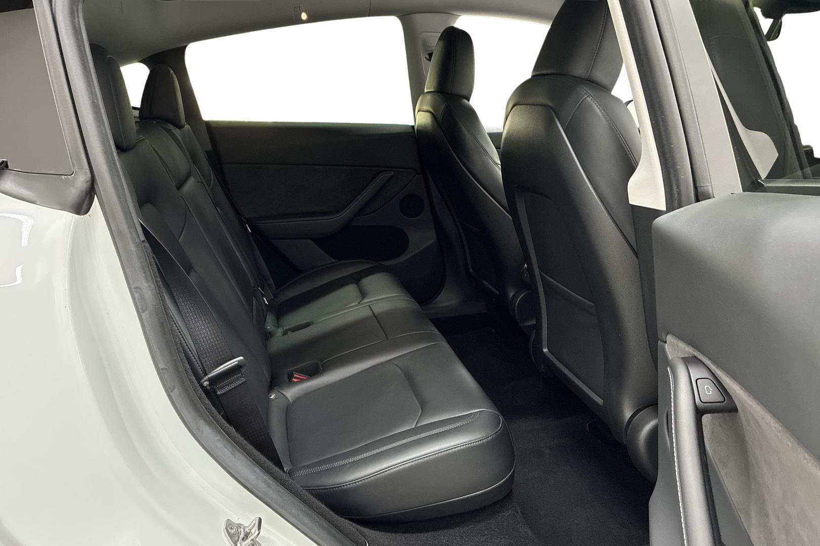 Tesla Model Y 13