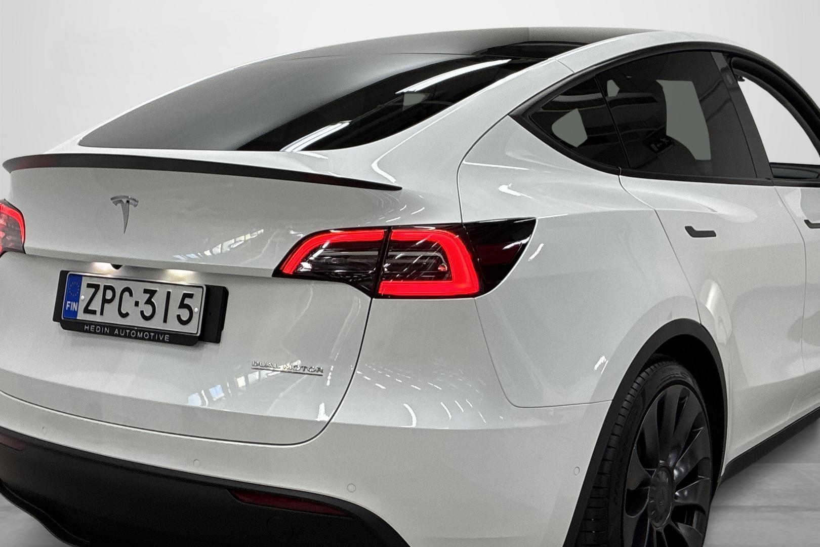 Tesla Model Y 23