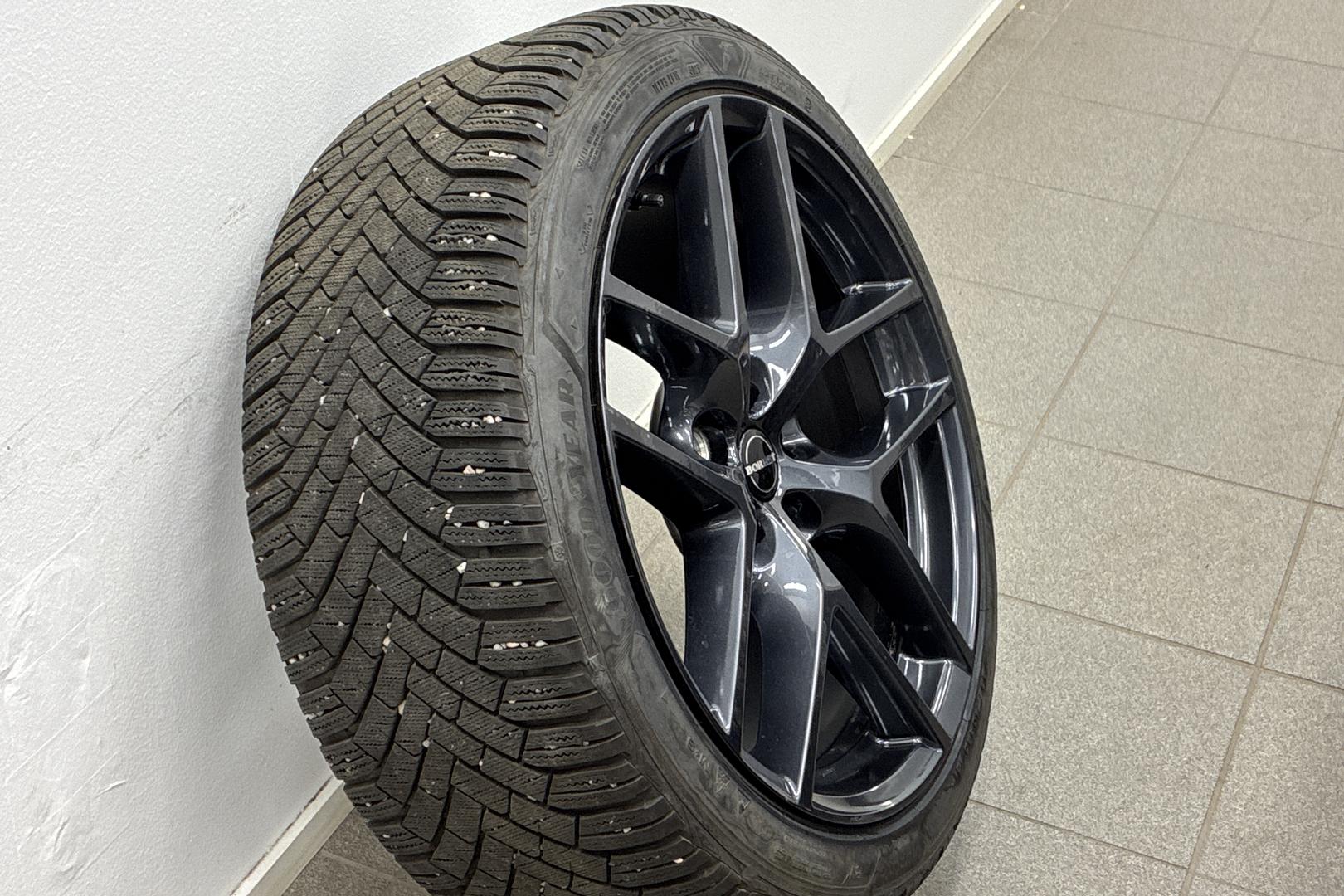 Tesla Model Y 25