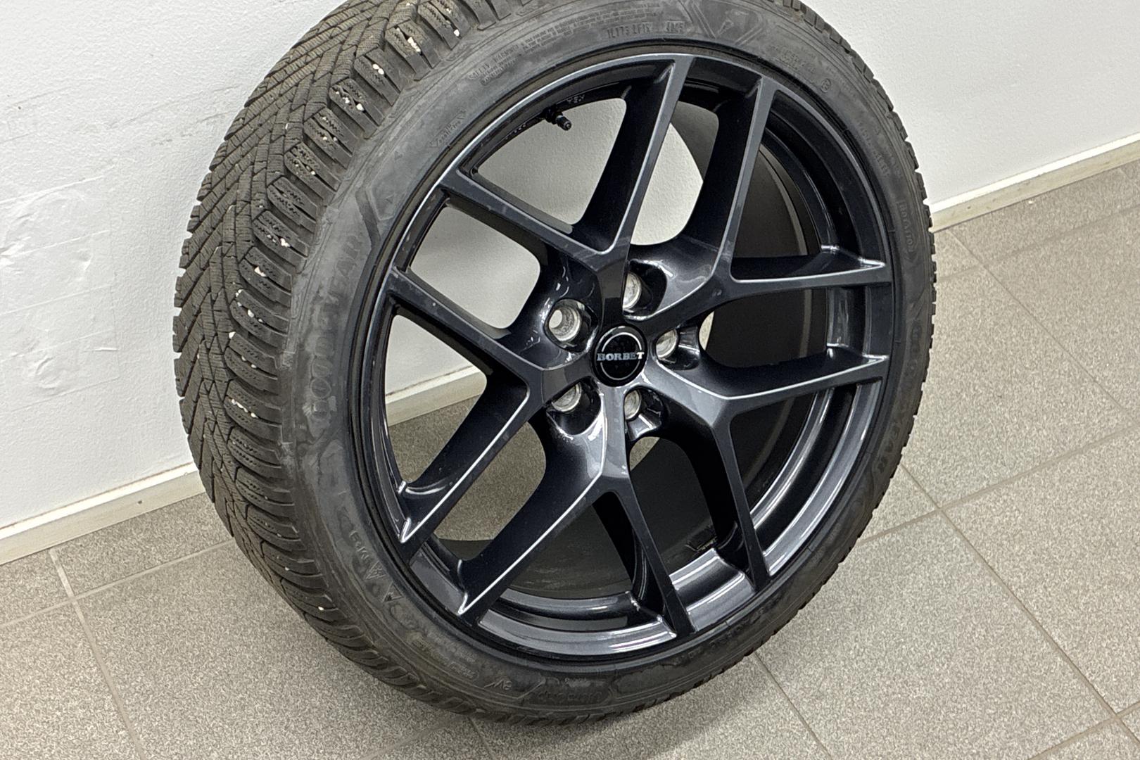 Tesla Model Y 26