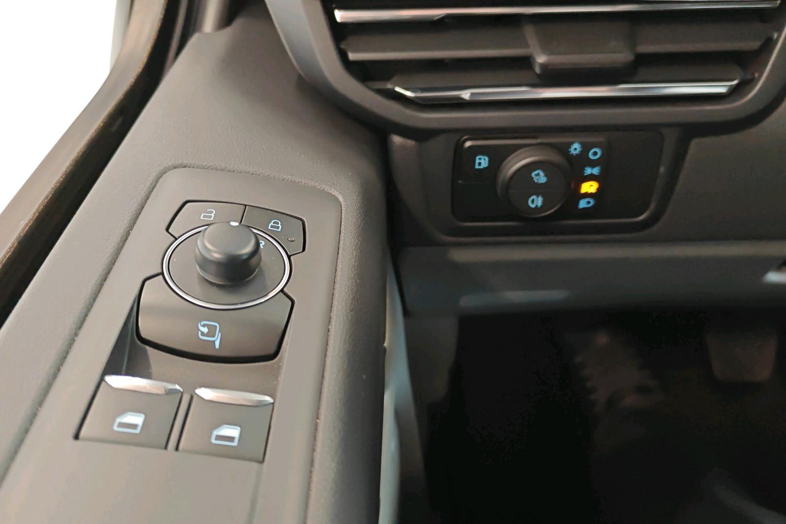 FORD Tourneo Custom 2026