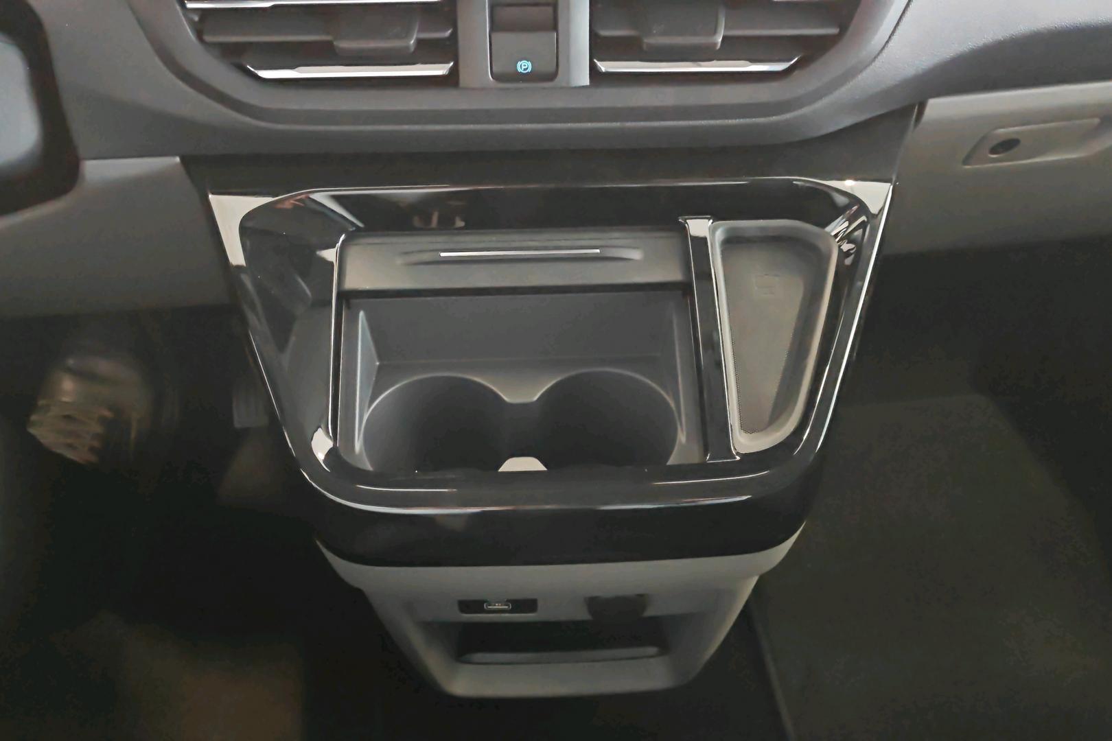 FORD Tourneo Custom 2026