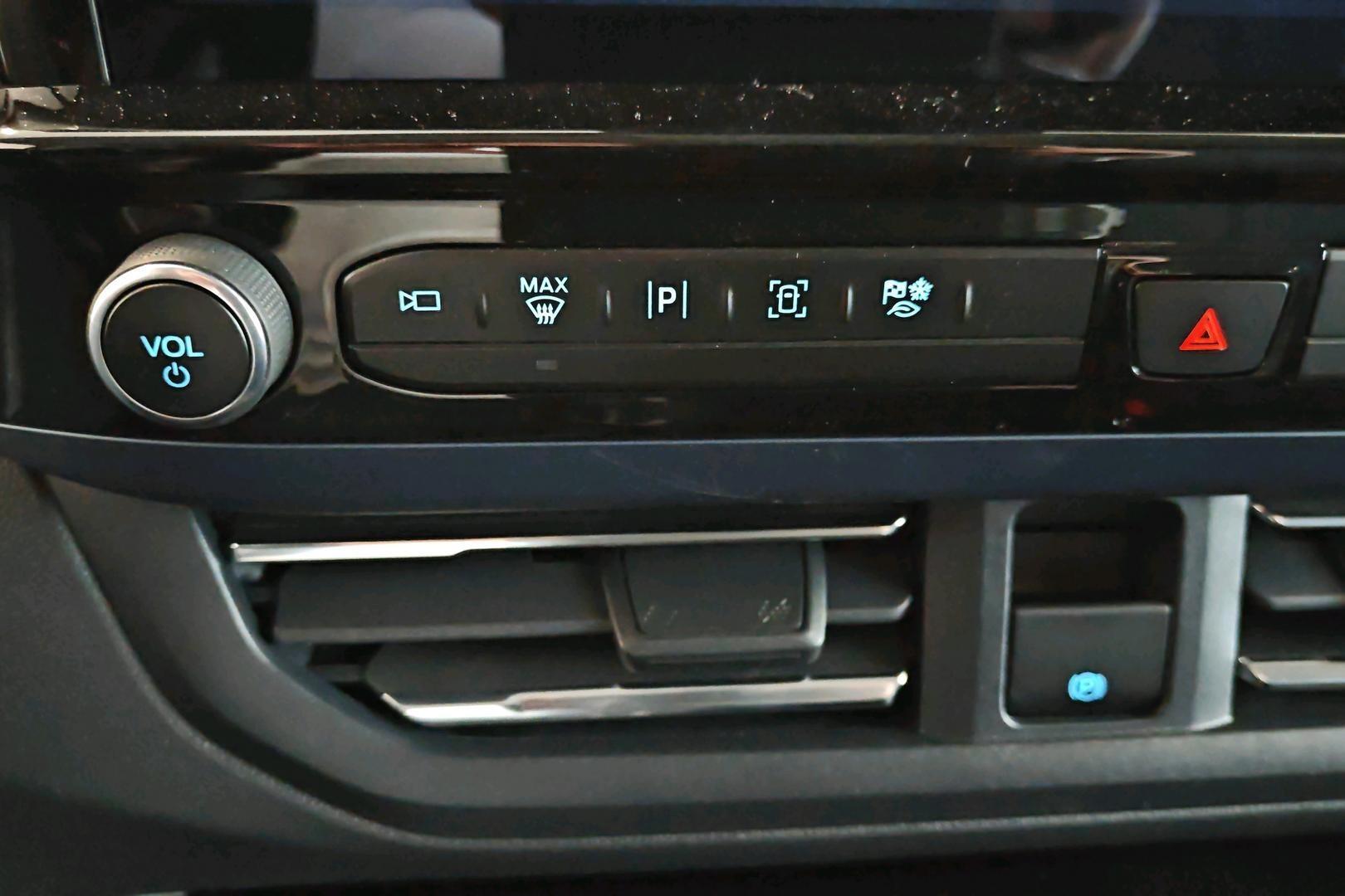 FORD Tourneo Custom 2026