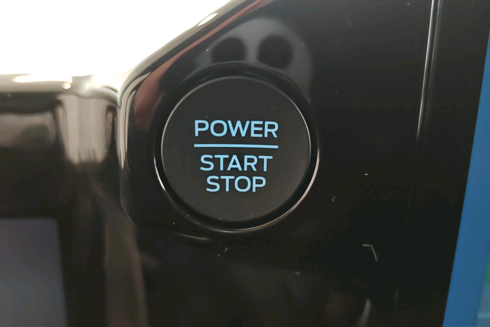 FORD Tourneo Custom 2026