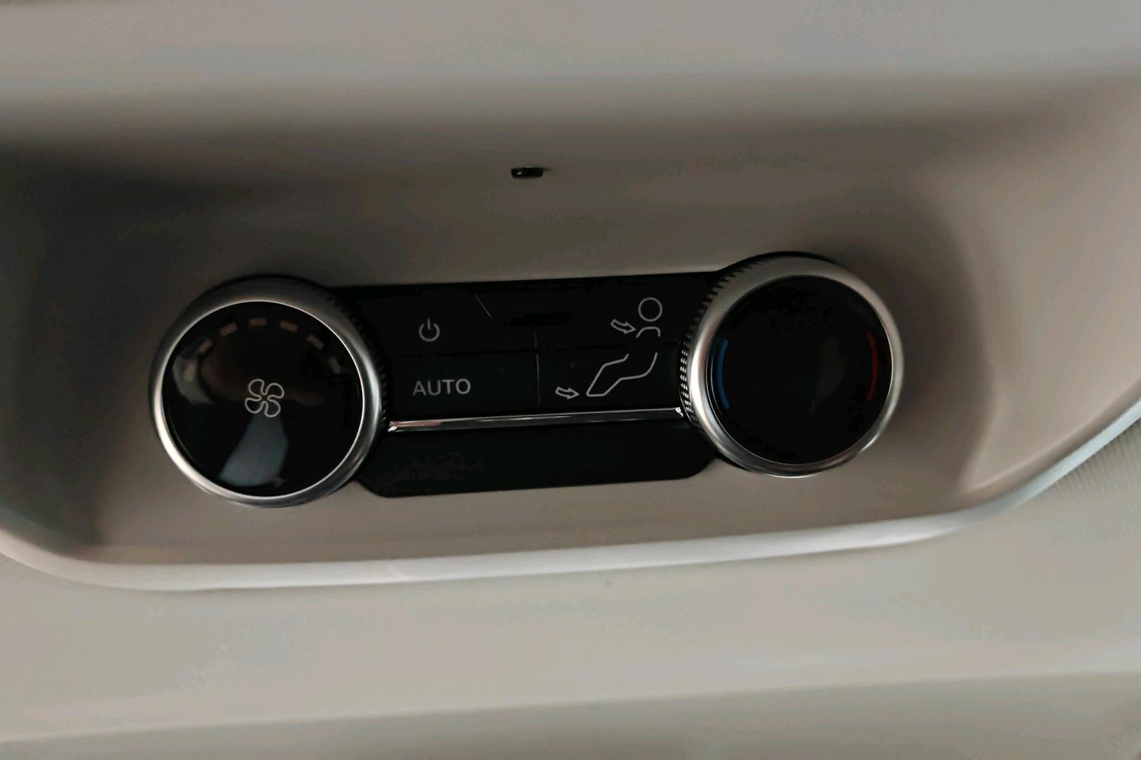 FORD Tourneo Custom 2026