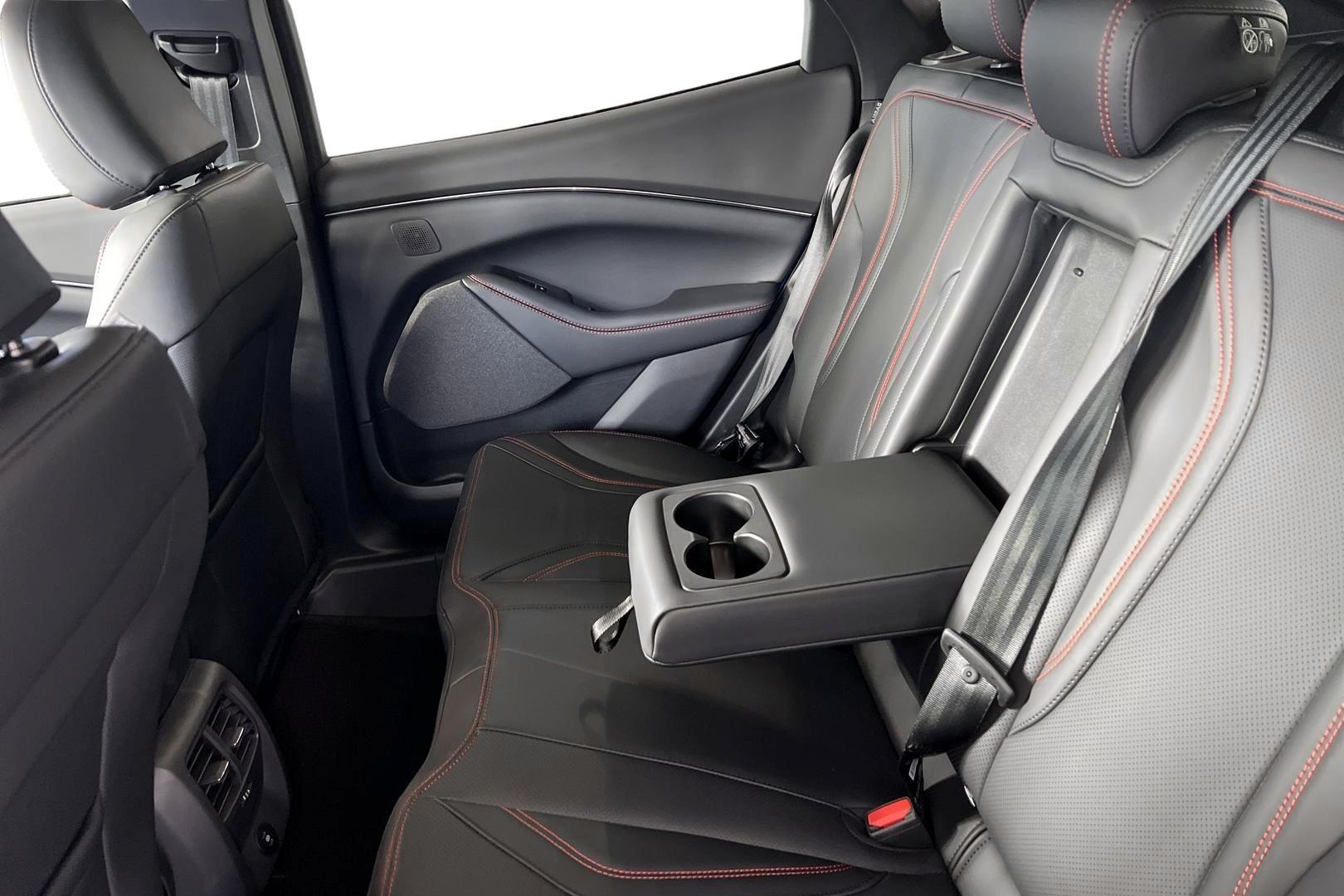 Ford Mustang Mach-E 2026