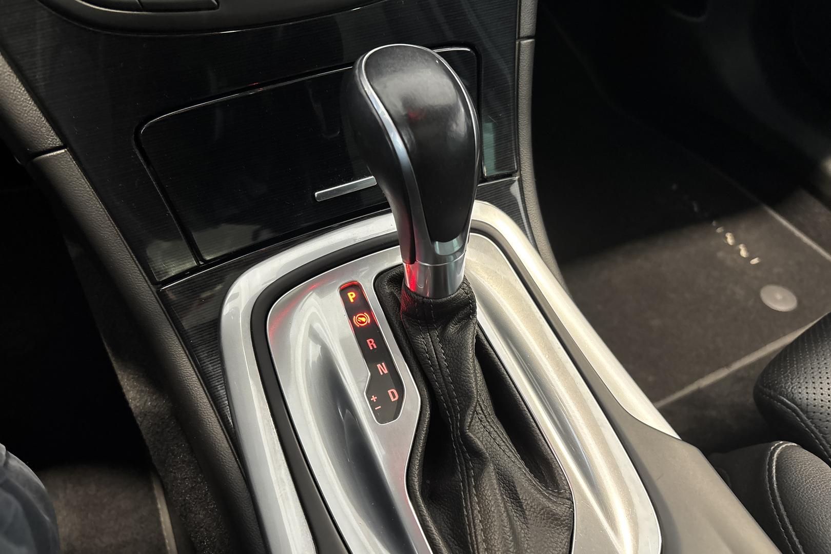 OPEL INSIGNIA 2016