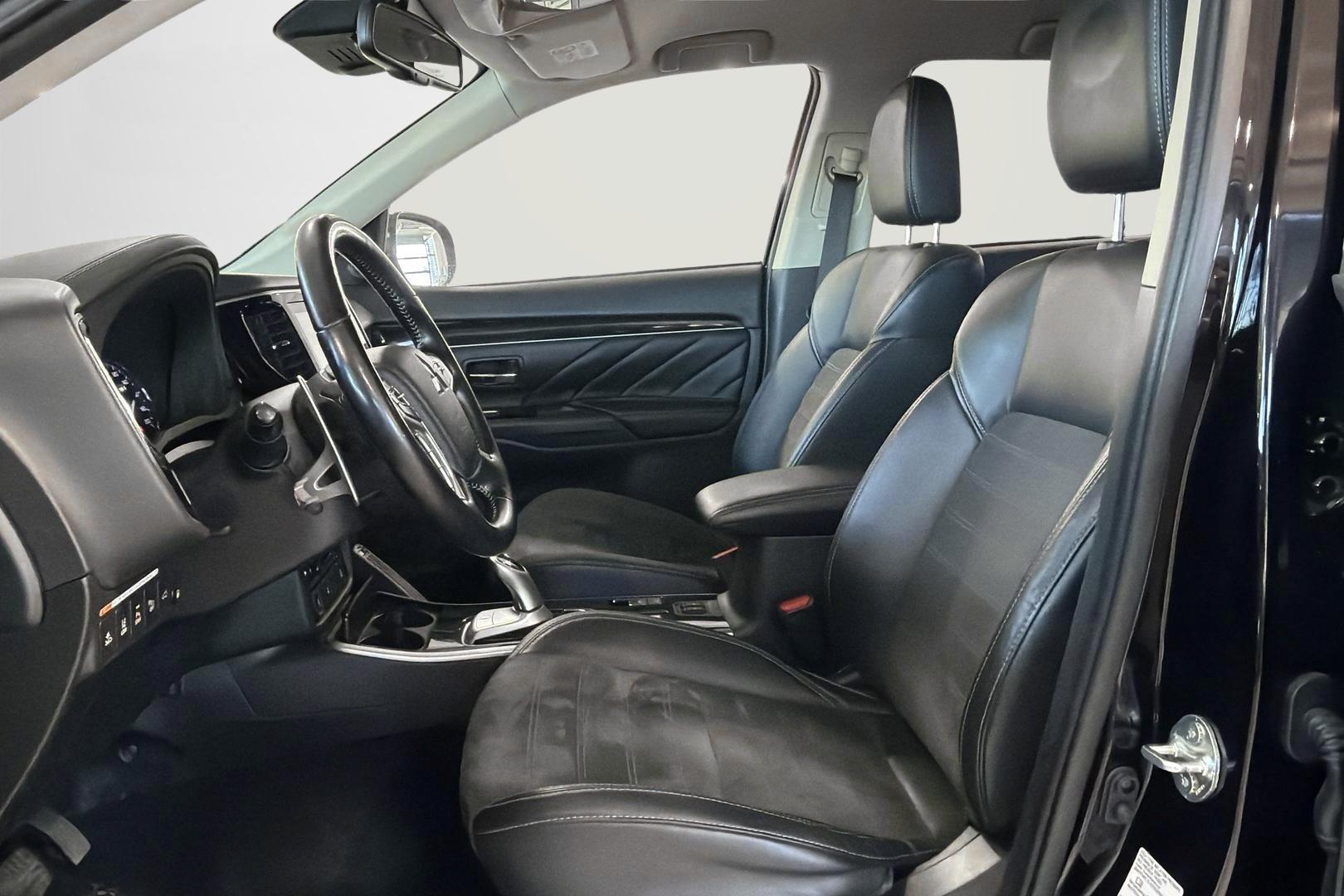 MITSUBISHI Outlander PHEV 2019