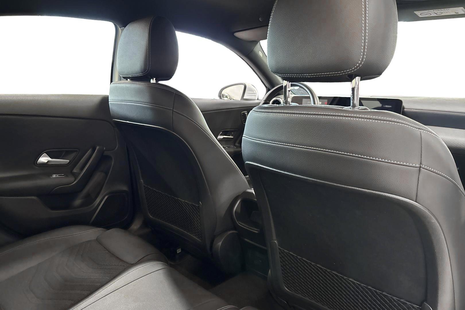MERCEDES-BENZ A 2020