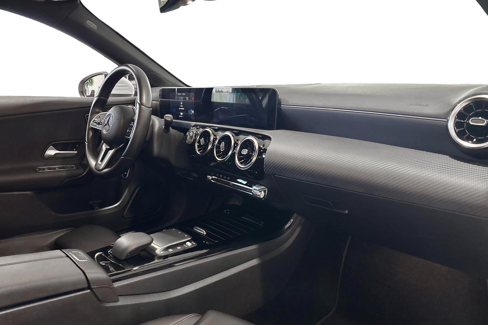 MERCEDES-BENZ A 2020