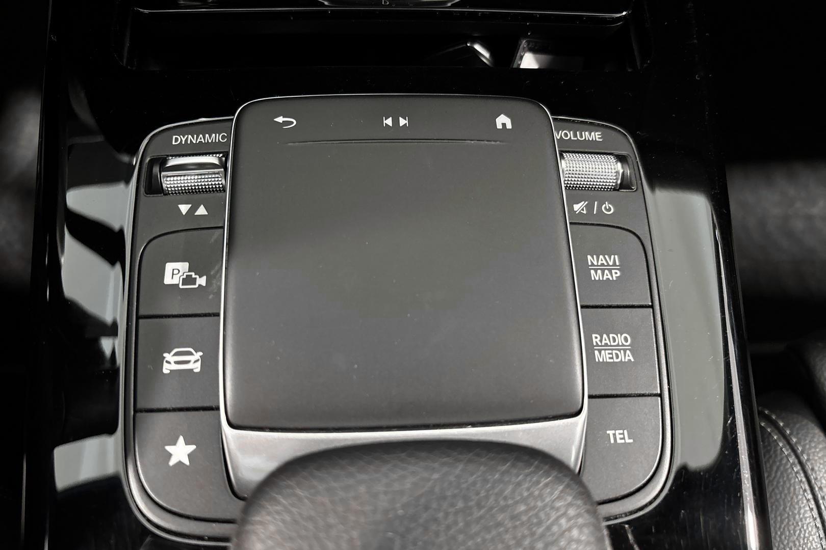 MERCEDES-BENZ A 2020