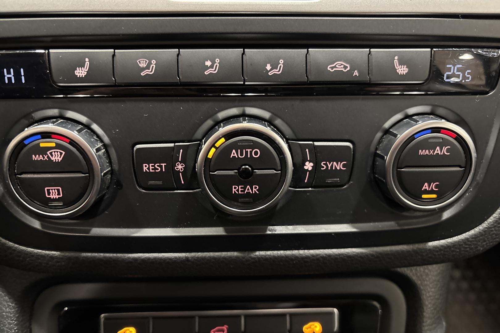 VOLKSWAGEN SHARAN 2013