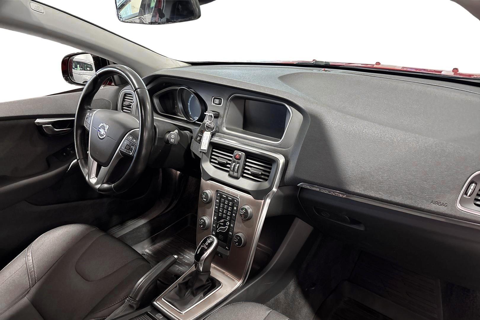 Volvo V40 Cross Country 2015