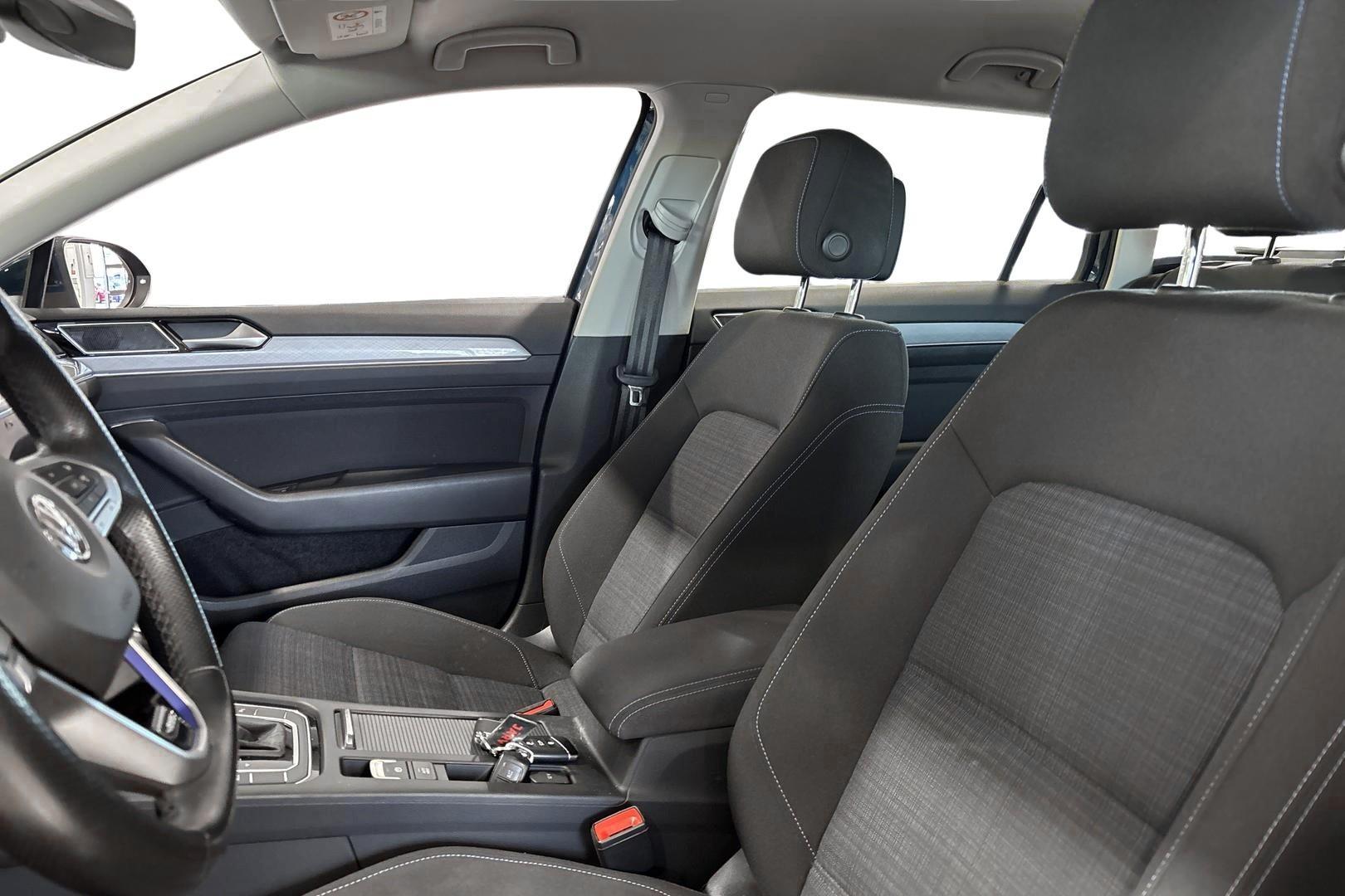 VOLKSWAGEN PASSAT 2020