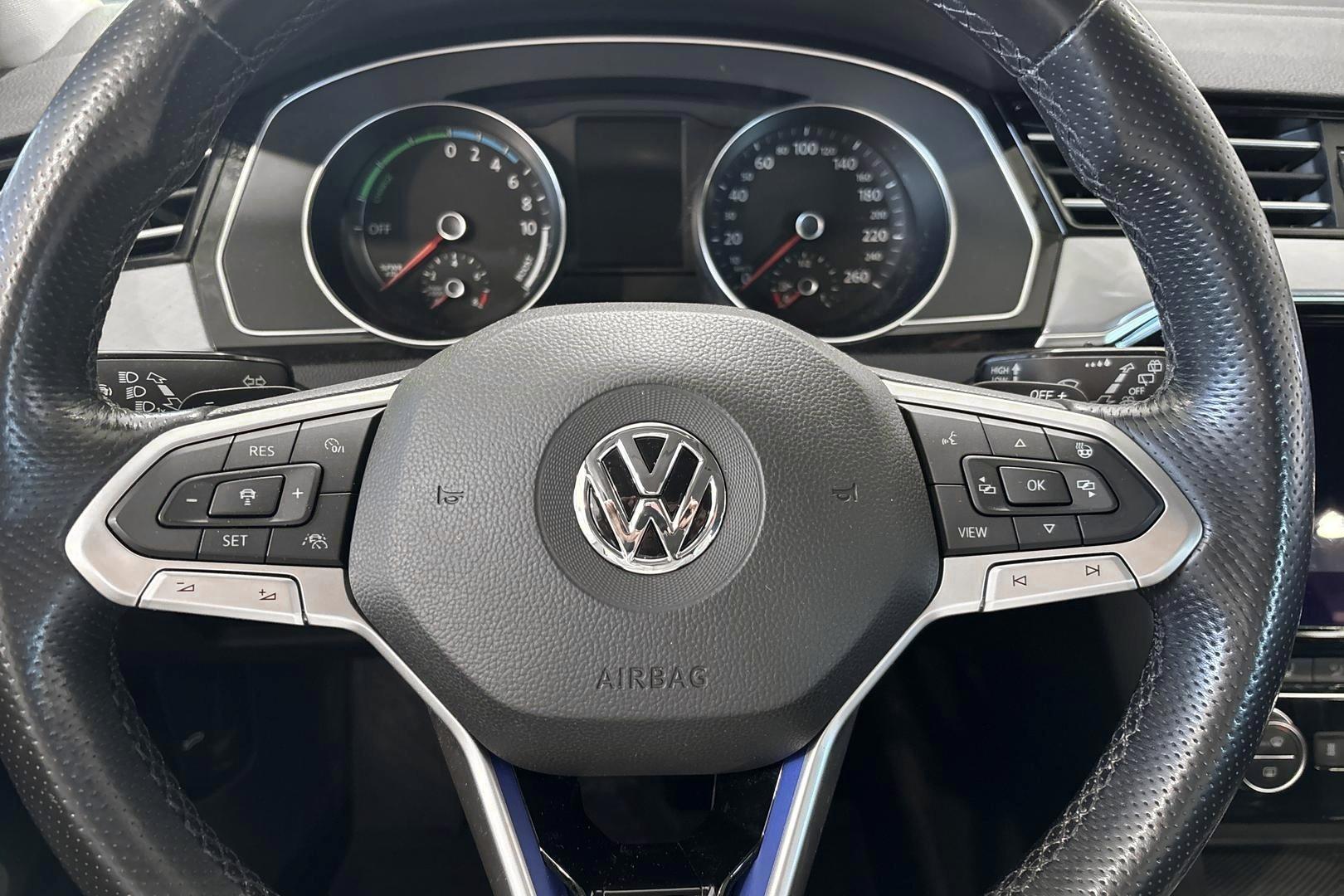 VOLKSWAGEN PASSAT 2020