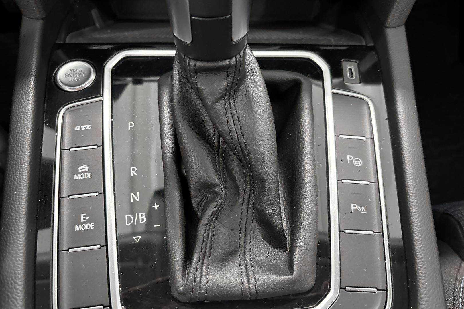 VOLKSWAGEN PASSAT 2020