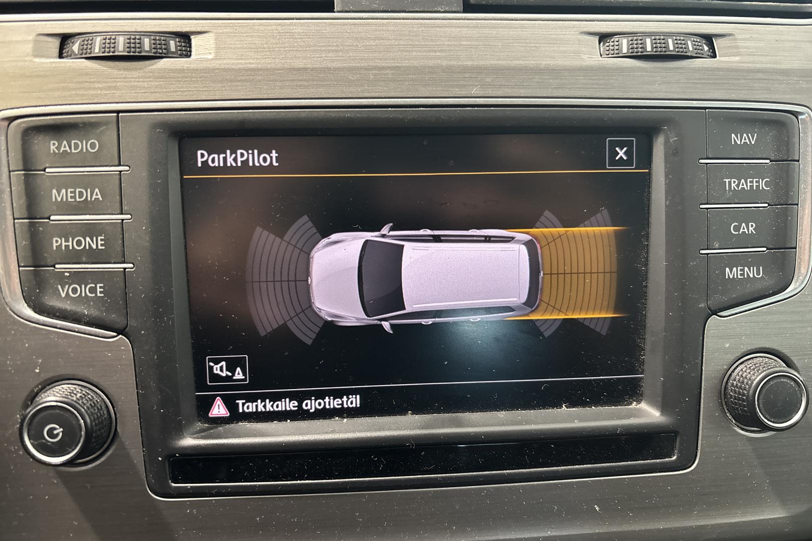 VOLKSWAGEN Golf 2016