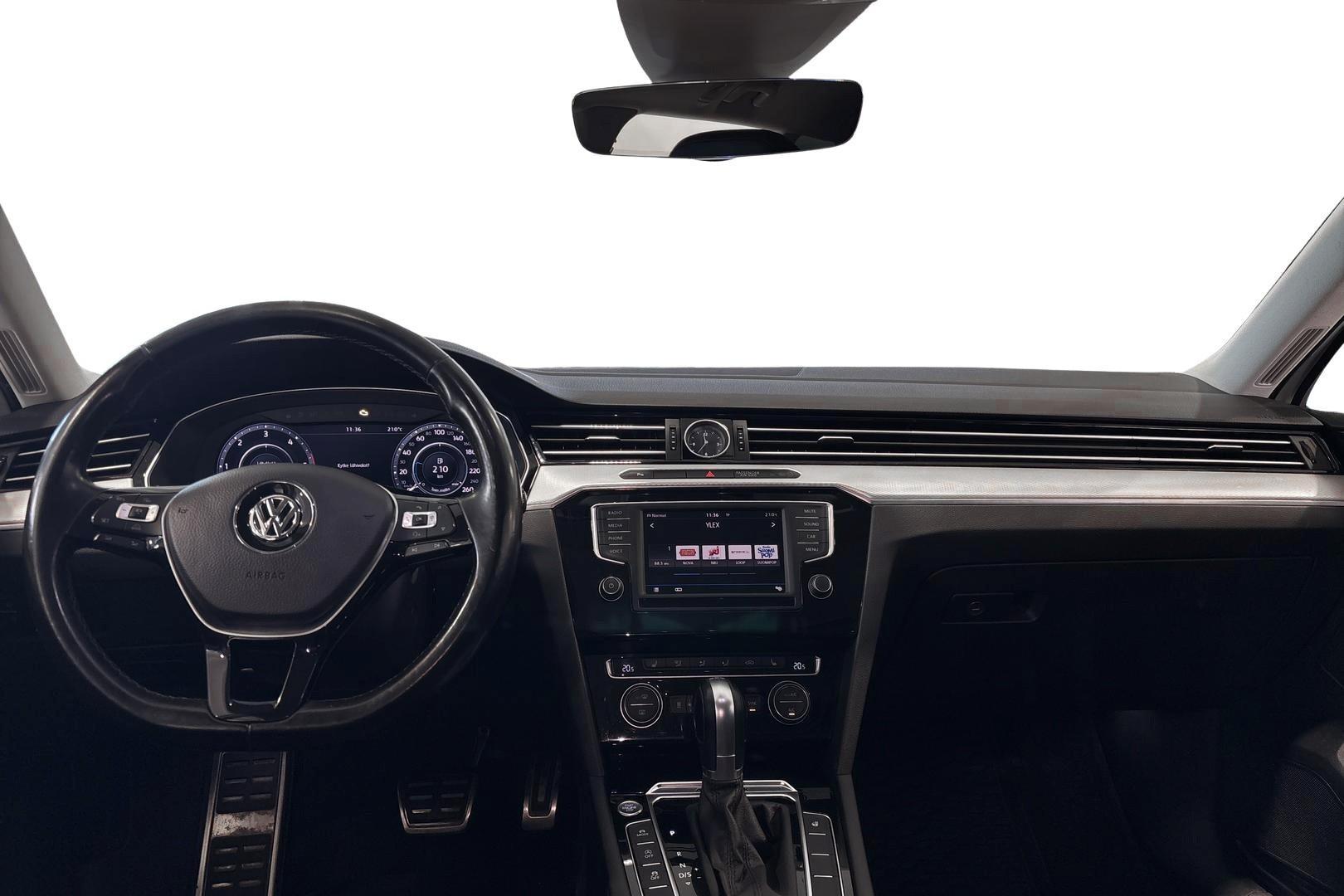 VOLKSWAGEN PASSAT 2017