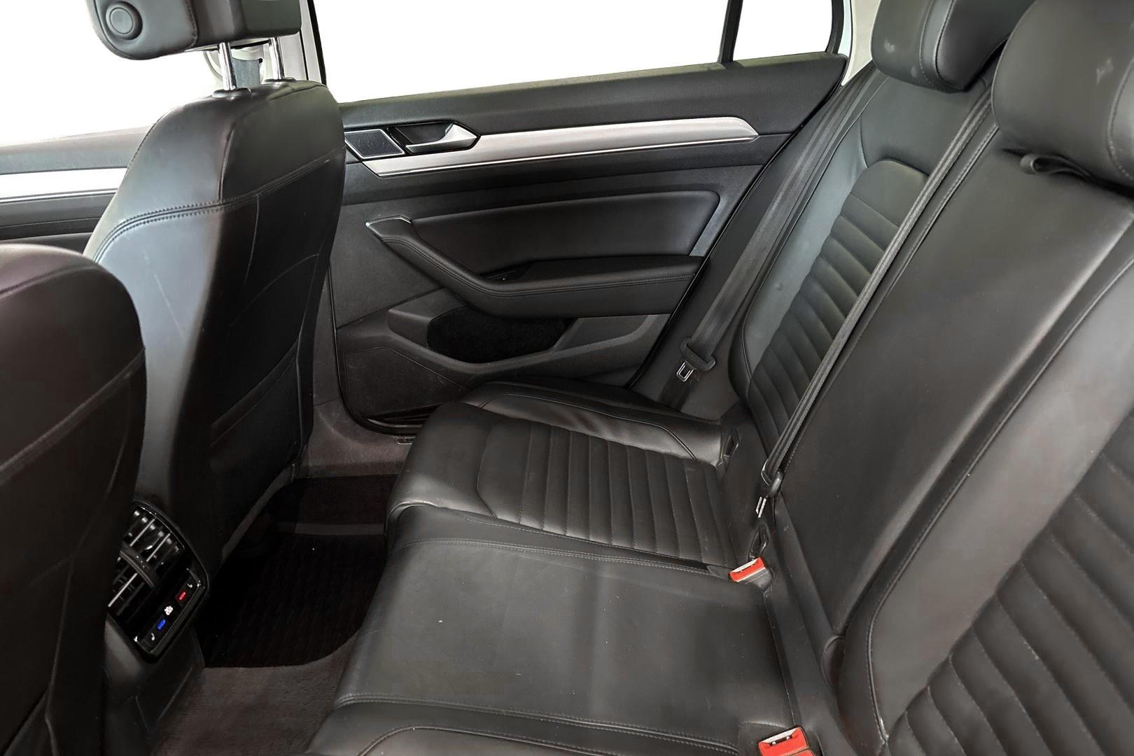VOLKSWAGEN PASSAT 2017