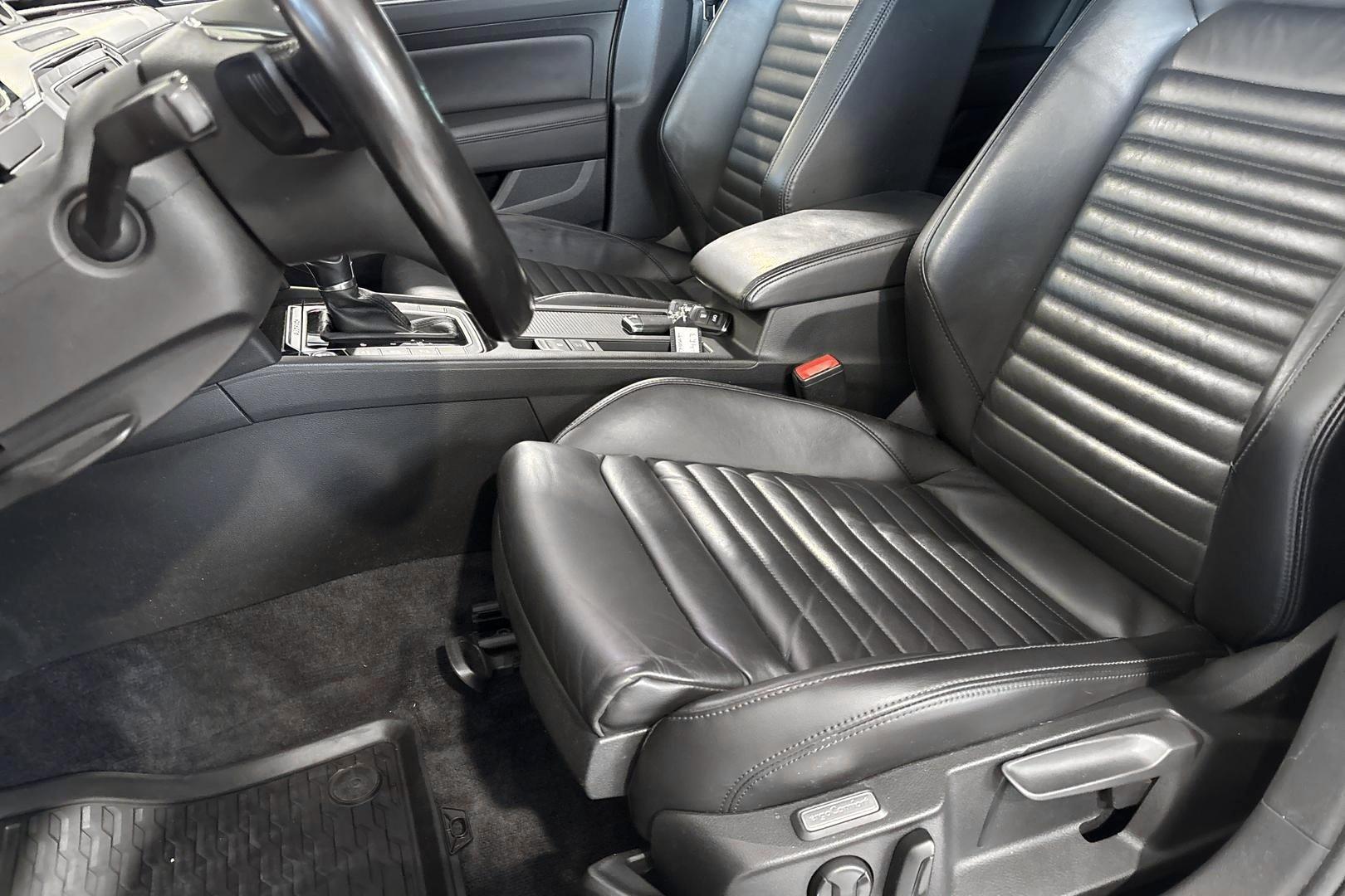VOLKSWAGEN PASSAT 2017